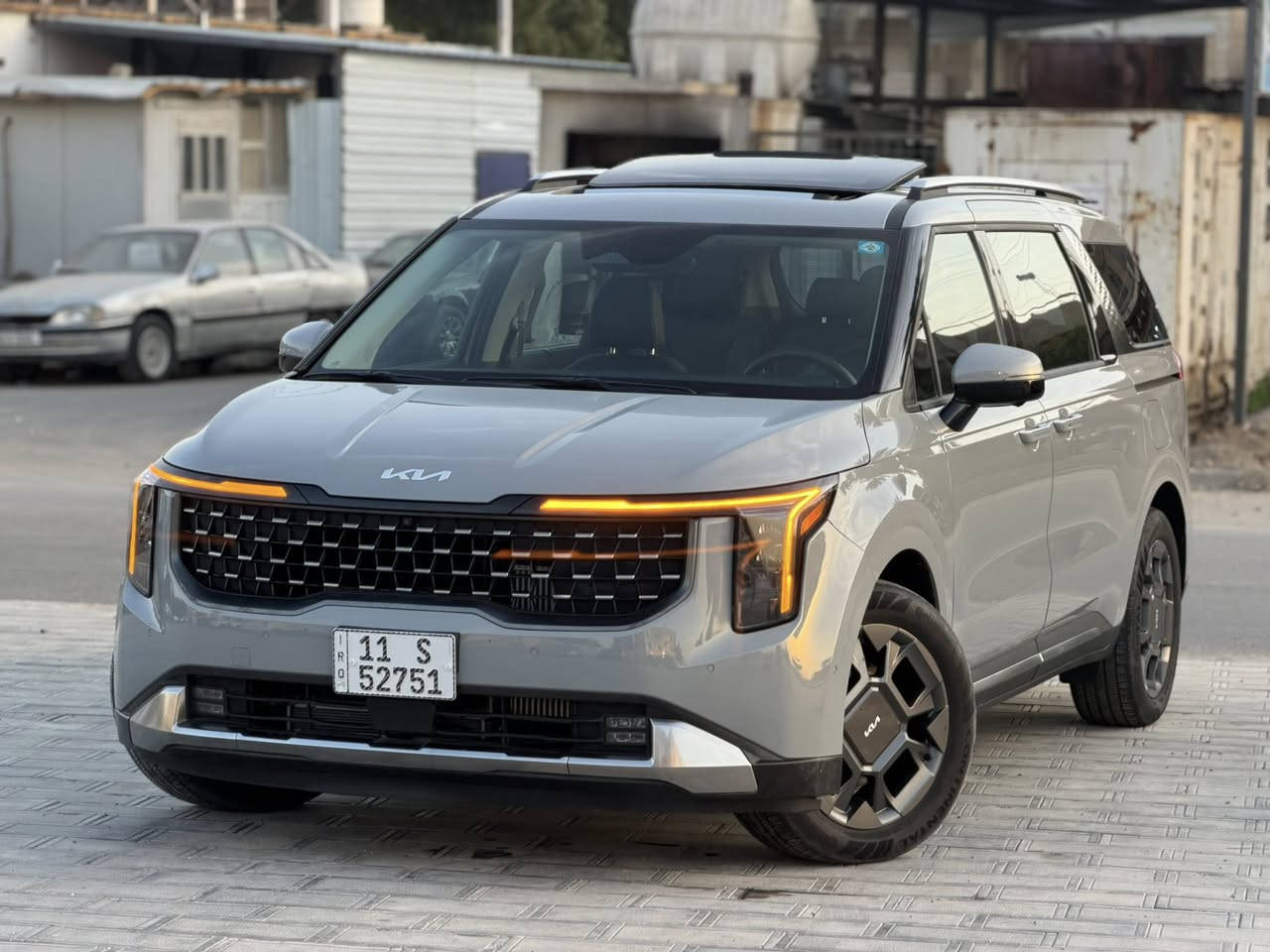 ياالله
السلام عليكم 

كيا كرنفال هايبرد 2025 SX  وارد امريكي 

Kia Carnival Mpv Sx 2025 1.6 Hybrid  

 

                  Hybrid حجم المكينه : 1.6 تيربو + هايبرد 

         المسافه المقطوعه : 7000 ميل 

            الضرر : تبديل بنيد نفس الون بدون دواخل 

حالة الايرباك : دركه + دشبول 

#مواصفاتها 

1.شاشه 

2.كامرات 360

3.بصمه

4. بنوراما فتحتين

5.ويل كب اسود

6. تشغيل عن بعد

7.حساسات خلفي امامي

8.بيبان كهرباء

9.لايتات لد

10.لايتات زنون

11.بكلايتات لد

12.اشاير بالمري

13.رادارات 360

14.كشنات جلد مشمشي

15.ثلاث قطع تبريد

16.هيترات بالكشنات حار بارد امامي خلفي

17.هندبريك بصمه

18.شحن وايرليس

19.هيتر بالاستيرن

20.كشافات 

21.مري شفط

22.كشنات كهرباء امامي خلفي

23.كشن السايق ميمري

24.تحديد مسار

25.نظام ايكو سبورت عادي

26.كامرات محيطية داخل السياره

فول موصفات 1/1 جاهزه مرقم بغداد 

🟩 السعر  _315 مرقم بغداد وبيها مجال بسيط

تفاصيل اكثر هذا رقمي *********** تحياتي 

مكان السياره بغداد حي الجامعه
