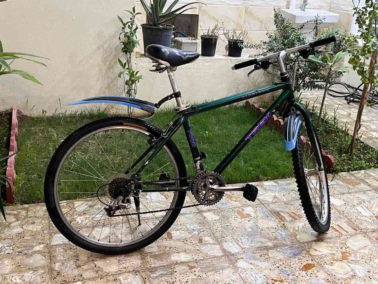 السلام عليكم
بايسكل ياباني للبيع 
حجم 26 
السعر 90 وبي مجال
 العنوان بغداد الشرطه الرابعه 
التواصل واتساب ***********
