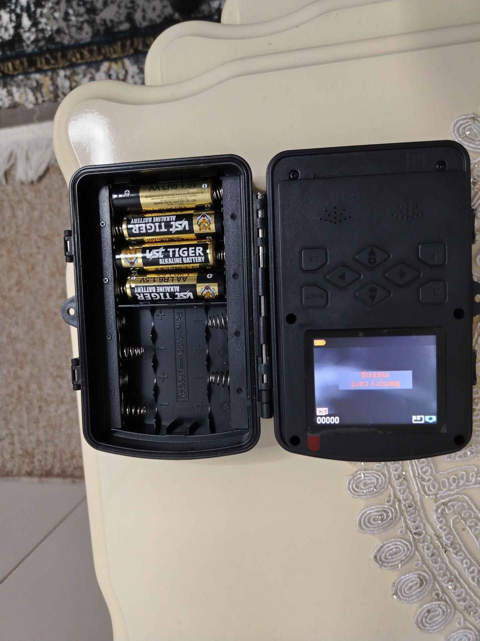 کامێرای چاودێری ئاژەڵ و باڵدە 
فوول کوالێتی ئەتوانێ بۆ ماوەی چەند ڕۆژ ئیش بکات بێ کێشە فەڕەنسیە ئەتوانی زمانەکەی بگۆڕی بەرنامەکانی بەدەسی خۆتە شوێن میمۆری هەیە بۆ خەزنکردنی ڤیدۆکان 8پیلیشی ئەتوانی تێ بکەی خۆی بە 2 پیلیش ئیشی خۆی ئەکا شوێن usb یشی هەیە بۆ مامەڵەو زانیاری زیاتر پەیوەندی بکە
نرخی 35هەزار 
شوێن سلێمانی گەیاندن هەیە ***********/*********** السليمانية, العراق
