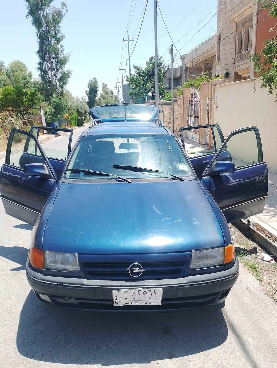 سيارة اوبل استرا الحجم 20 
السيارة رقمها الماني نينوى سنوية صالحة لل2030
سيارة مكفولة مكينة وكير تاخذها شرط وهم تفحصها يمك 
سيارة بأسمي شرط التحويل 
السعر عل خاص مفتوح او عل رقم *********** مكان الايسر قرب الشركة الوطنية جامع الله اكبر
