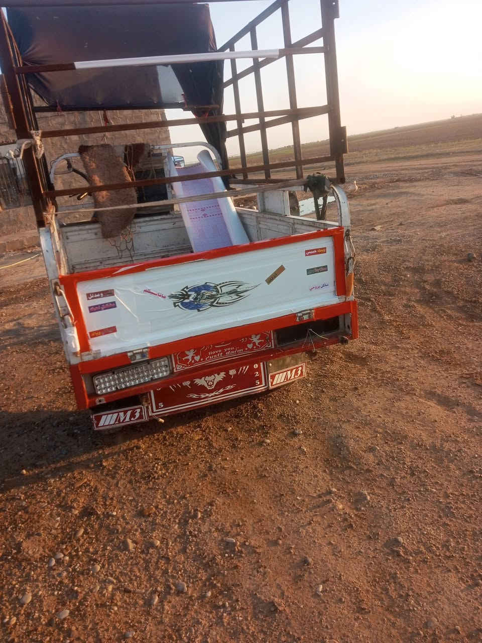 شاخوان موديل 19 ومحرك 19بلادي نضيفه جدا محرك نشط وناعم 
بودي لا خياس ولا لحيم بليته موجوده شرط نشاط فول كهربيات كلها شغاله سلف شغال تايرات جدد شواصي نضيفات حيل كلاب ستوته بلاديه السعر خاص/***********
