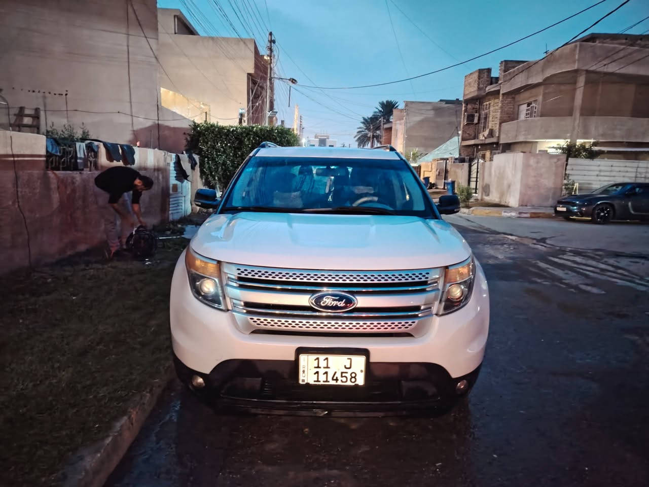 فورد اكسبلور خليجي ٢٠١١ بدون صبغ بدون حادث فقط الدعاميات وبيها طلقة بالقمارة
سيارة كلش نظيفة
بونوراما
كشنات جلد
كشنات كهرباء
كشنات تتفئة وتبريد
شاشة لمس
ترحيب بالمري وهيترات بالمري
كير محرك كفالة ٦ سلندر 3500
تبريد ثلج ٣ قطع
٧ راكب
ثلاجة بالجكمجة 
والسيارة باسمي رقم بغداد
هواية موصفات مذاكرها
العنوان بغداد الدورة المهدية الثانية
*********** متواجد العصر فقط
