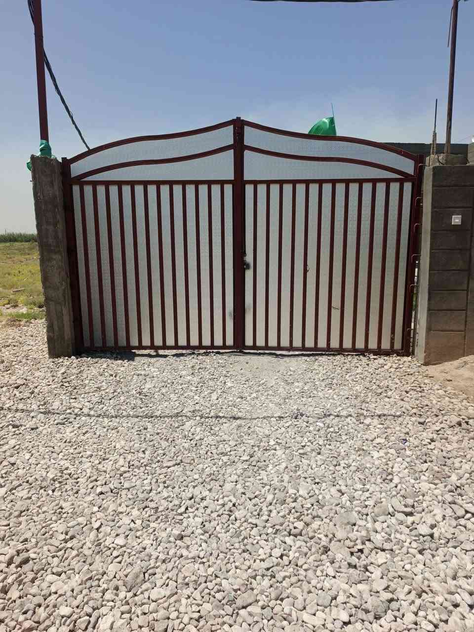 ***********
باب  للبيع // قياسه ٤ متر// حديده ٤ ملم ثقيل

