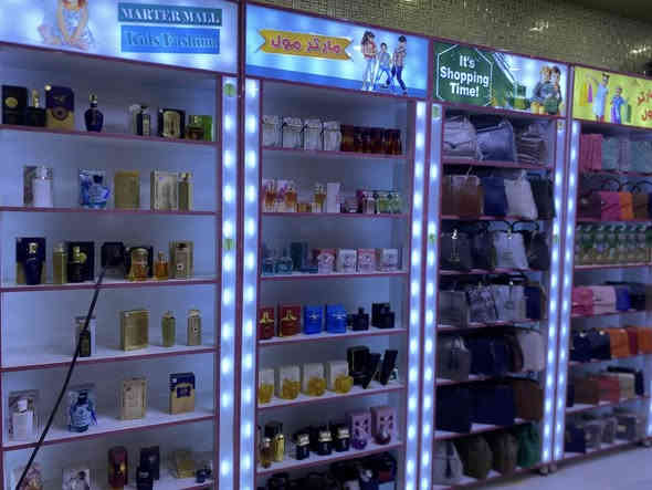 فاترينات تركي درجة اولى مو شغل شعبي  جديدات كلش  ديكور جدا راقي 
 الشراي يخابرني او يراسلني واتساب ويدلل مكاني ديوانية ***********
