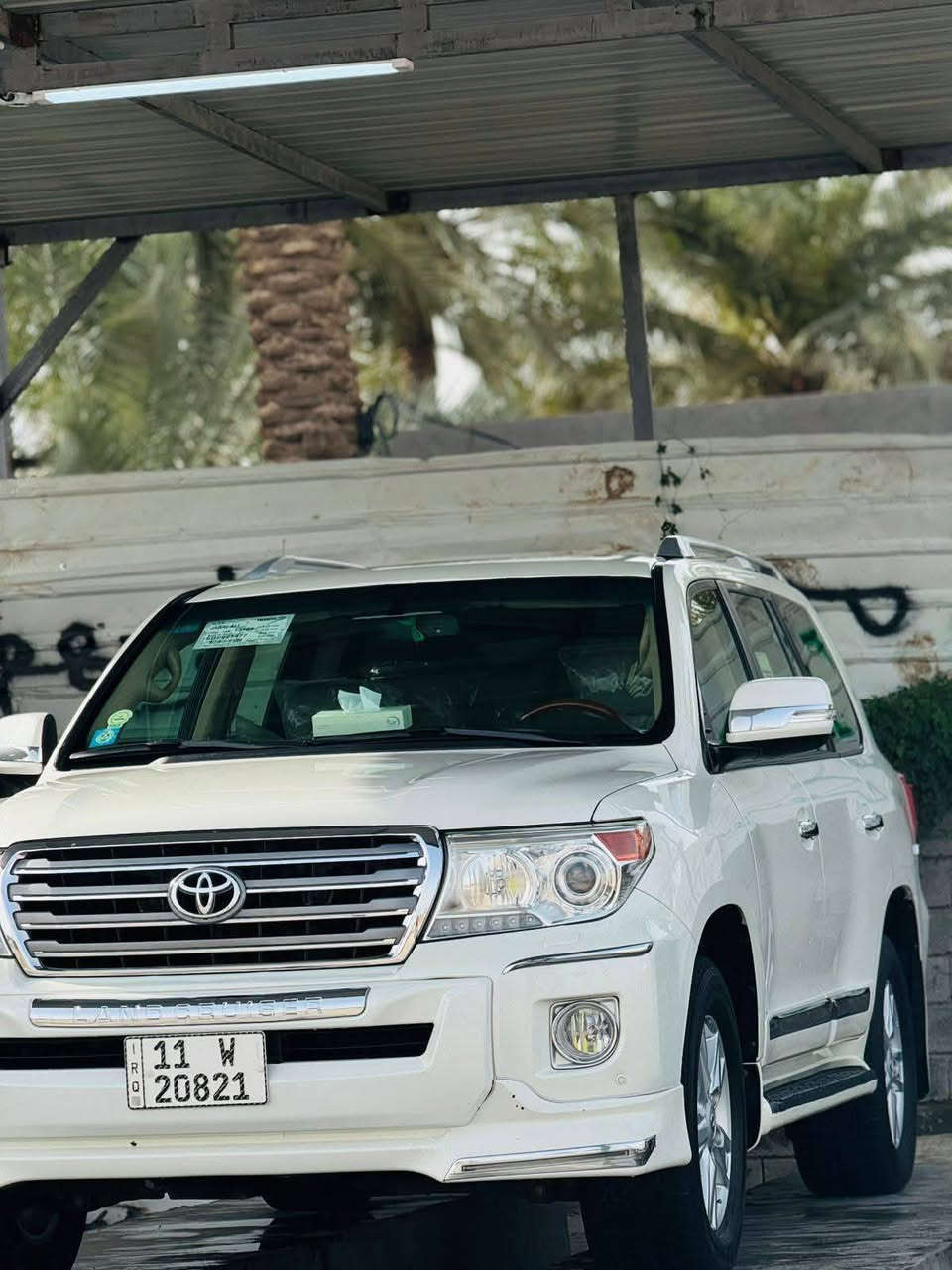 سلام عليكم عندي لاندكروز موديل 15 لون ابيض فول مواصفات رقم بغداد الجديد السيارة فطيم  جديده كير محرك تبريد خير من الله السيارة جديدة السونار مرفق المنشور مكاني بغداد السيديه سعره 350 بيه مجال بيع او مراوس ابكوري رقم الهاتف ***********
