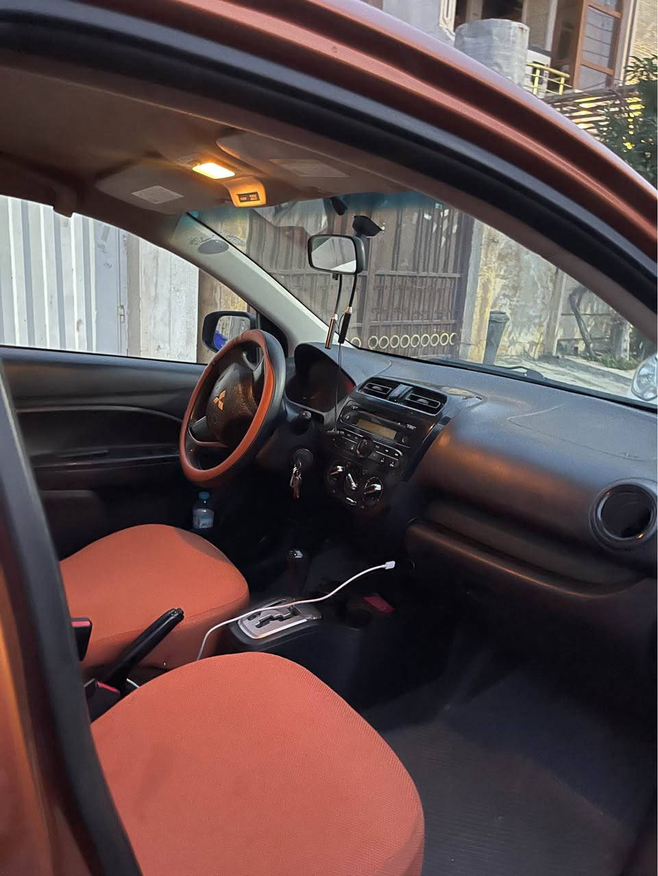 میراج مۆدێل ٢٠١٧ ٣ پارچەی بۆیاخە کەمێک ساردە کوتی هەیە گێر مەکەینە تەبردی بەشەرت بەناوی خۆمانە سەنەوی هەزەی تازەیە سەیارەکی جوانو پاکە سیتەمی غازی توردکیشی بۆ دانرەوە 
سەعریشی ٧٤ مەجالیکی برایانە 
*********** أربيل, العراق
