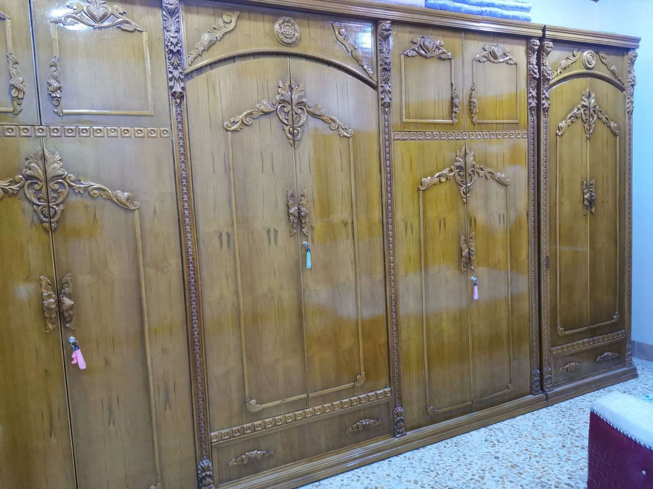 السلام عليكم
غرفة للبيع ابراج استعمال قليل نظافة 100%دنك 10 سنتيم داخل صاج خارج صاج مثل ماموضح بالصور 5 قطع واحلئ من صور ضخمة وثقيلة كلش مفصلها بمليون و900
للبيع مليون و350 بيها مجال عنوان جانب الايمن حي المامون
@إشارة


**إذا كنت صاحب هذا الإعلان وتريد حذفه لأي سبب، رجاءا أرسل رسالة إلى الدعم الفني**