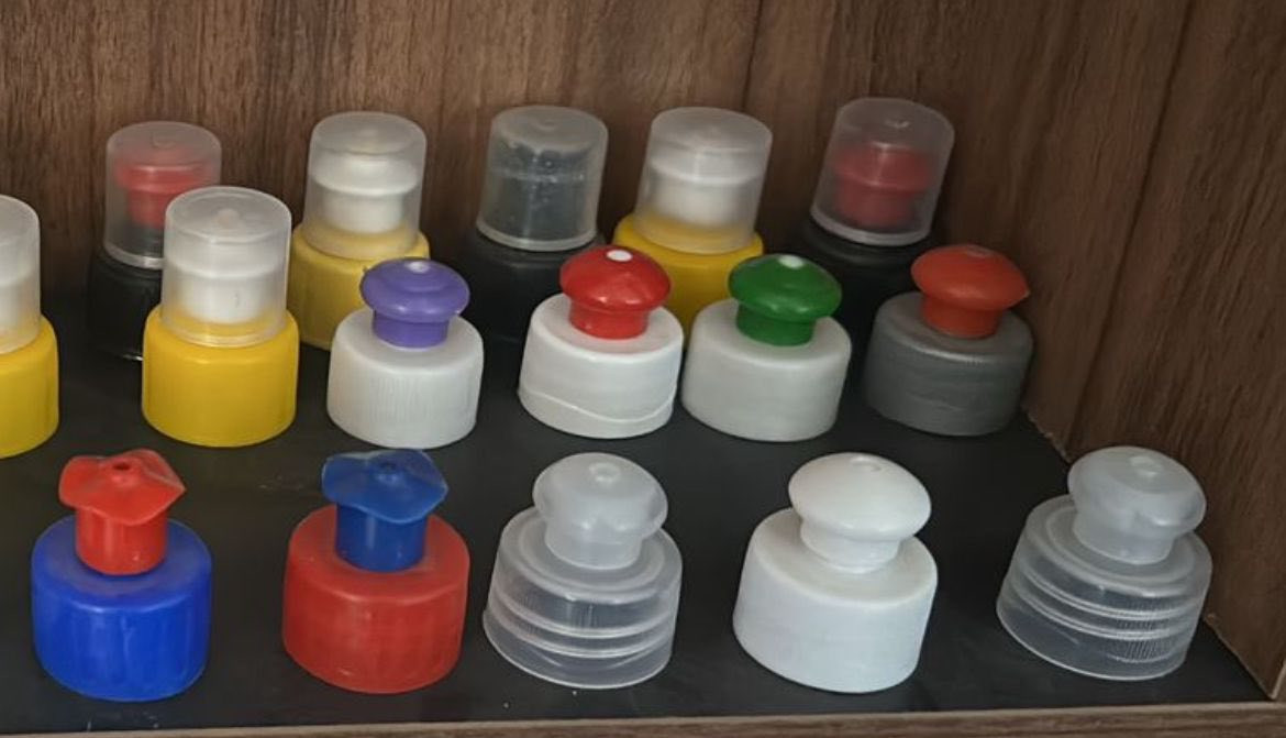 متوفر جميع أنواع لأغطيه وكل لألوان:-
أغطية منضفات

أغطية عصائر

أغطية مياه

أغيطة شامبو

أغطية حامض الليمون

أغطية دبس الرمان

أغطية زيوت

بخاخ ملمع جام

بخاخ مزيل دهون رغوه

ضاغطة صابون سائل

للأتصال***********
