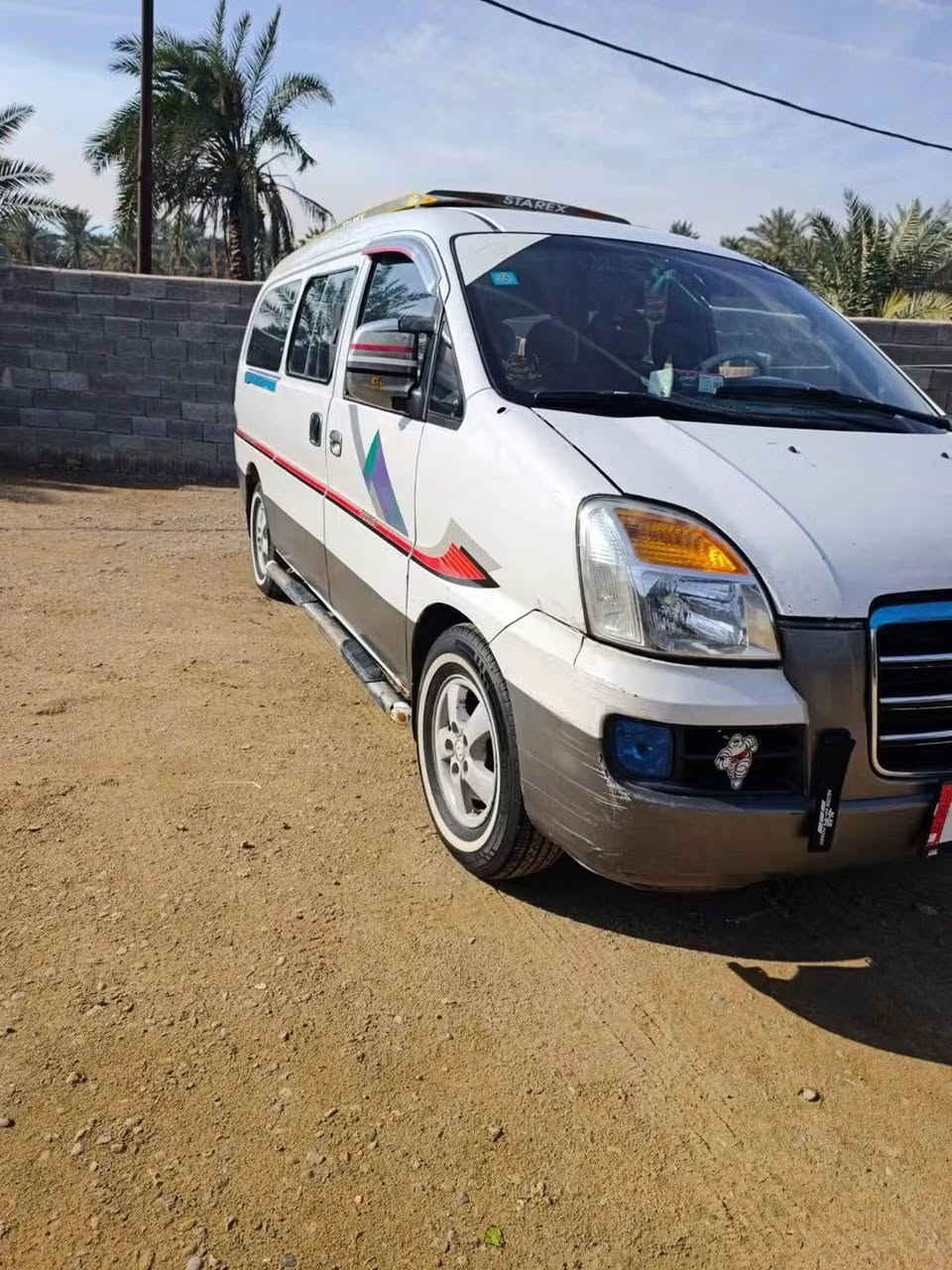 استاركس 2006
شواصي مكفوله على البلاد السيارة جاهزه خير من الله محرك مفتوح كير عادي السعر المطلوب. 75$ رقم قادسيه انكليزي باسمي مصفره هيئه وغرامات وتحويل ثاني يوم مكان السياره واسط قضاء الزبيديه  للاستفسار اتصل ***********
