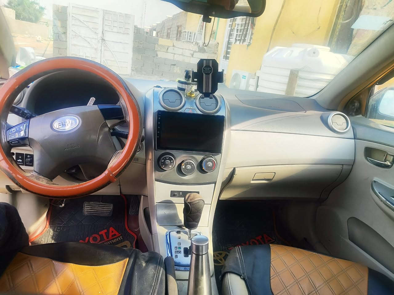 سلام عليكم بي واي دي للبيع موديل 2011 مكينه وكير كورله بيكاتشو. 1800
سياره جاهزه تريد وكاله تريد مداور مكاني كربلاء الحر السعر 45 وبيها مجال. ***********
