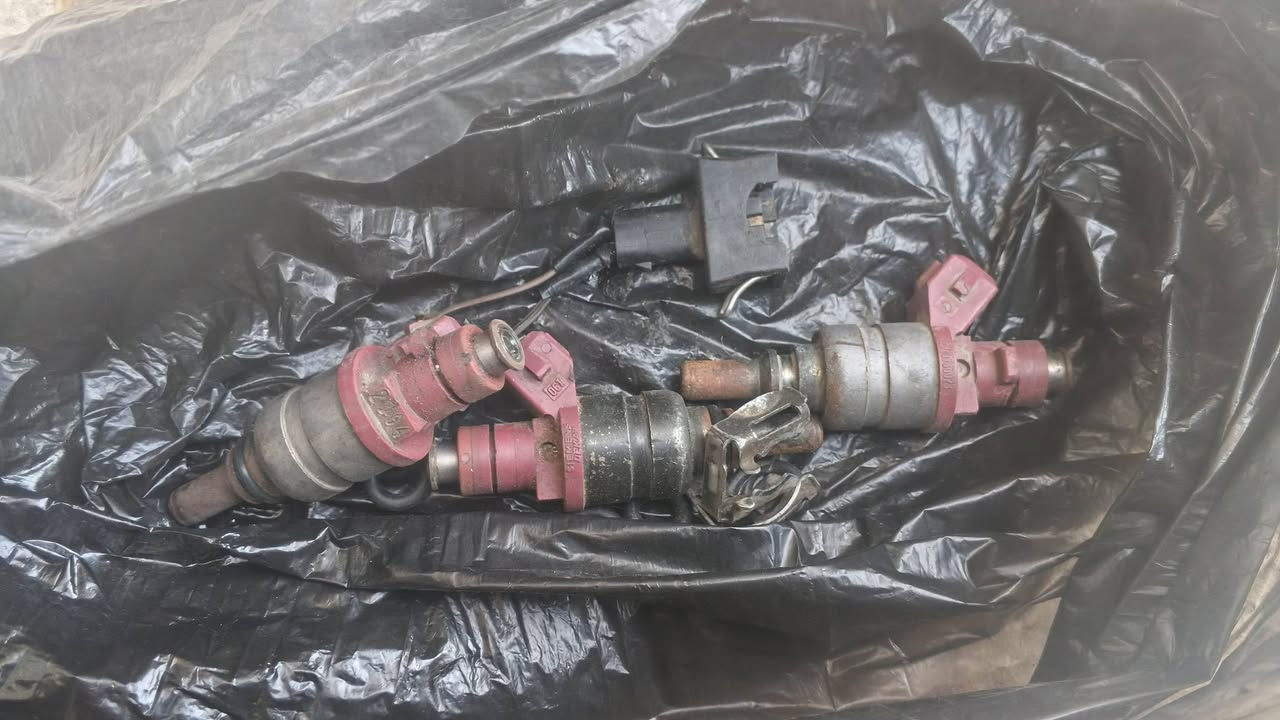 السلام عليكم غراض مارسدس W211
الدواسة 35
كمبريسر شغال 150
فج بريك امامي ايسر 40
قبق دبه راديتر 10
ستد قصير اصلي 5
ستد طويل تجاري 2
مسطرة ونوزلات 60
جويتر 35
فابريتر تبريد 50
جك 25
مكاني البصرة الرقم ***********
