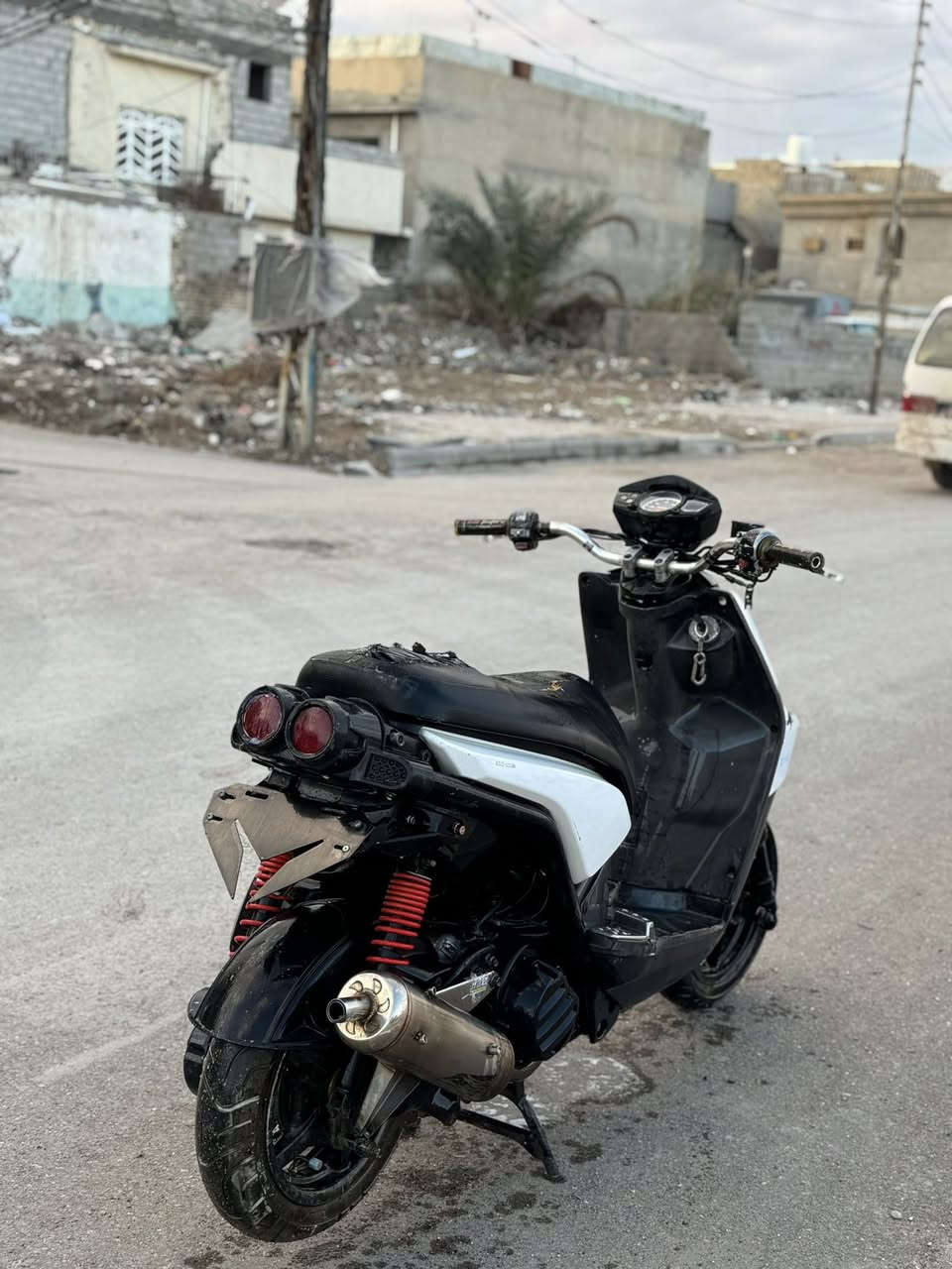 سكنس جبلي بلاد مختمه  صرنصه رياضي صجمبه تايرات جديده يحتاجلها فقط القبغ الي يم البانزين ودوشمه الكشن فقط  دشبول طوافه بانزين كلها شغاله 
مكاني بعقوبه يم فلكت الامين 
***********
