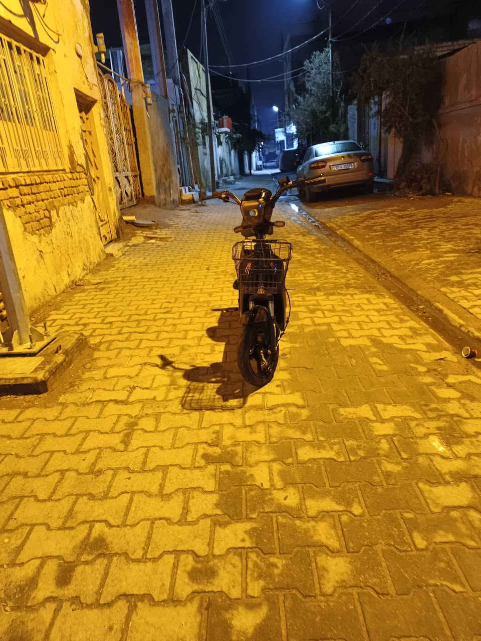 السلام عليكم
دراجة شحن للبيع 
موديل 2025 
لايت زينون عالي ناصي 
 اشاير يمنة يسرة
هورن 
3 نمر 
السرعة 99 مو حقيقي 
الحقيقي يطلع 75 
اي عطل يبين عندك بلشاشة 
بريك امامي وخلفي قويات 
قفل تاير 
بصمتين وسويجين ومفتاحين قفل تاير 
جك خلفي وامامي 
سلة تخلي بيها غراضك 
+ جكمجة 
بلوتوث 
ابيعه فارغة بدون بطاريات 
الدراجة عوزهة بطاريات 
العنوان السماوة 
السعر 125 الف وبيها مجال ♥
الي يريده يجي خاص وبي خير ويتدلل


**إذا كنت صاحب هذا الإعلان وتريد حذفه لأي سبب، رجاءا أرسل رسالة إلى الدعم الفني**