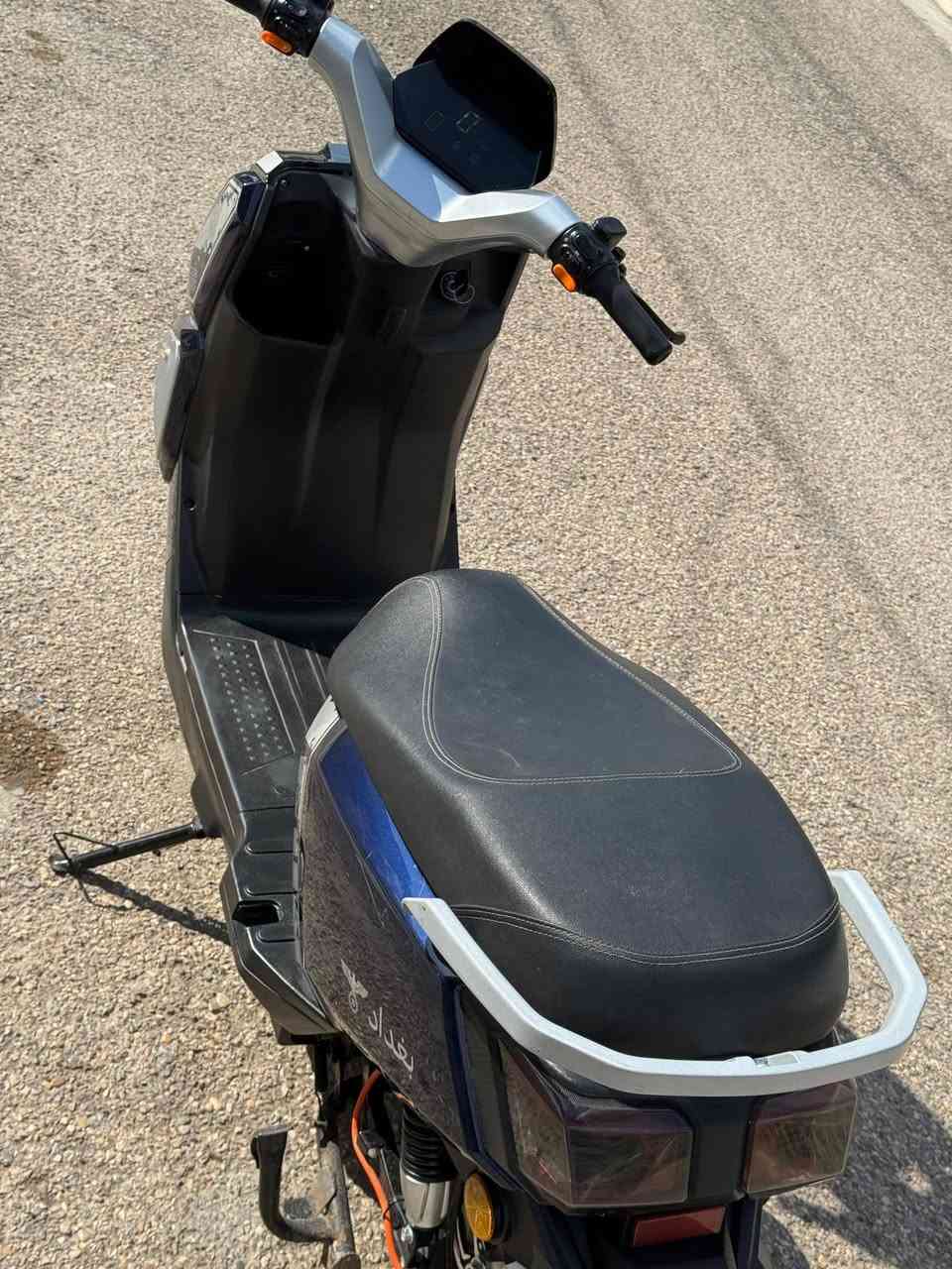 تمشي 50 كيلو بالشحنه الوحدة
6 باتري كبار
دراجة لايتاتها زنون مع انارة نهارية كهربائياتها ما بيها نقص كله شغال 
سرعتها 80 شاشتها كله سرعة حقيقي ما بيها وهمي دراجة نضيفة جنطتها واسعة كلش 
السعر 650 وبيها مجال 
بغداد حي العامل


**إذا كنت صاحب هذا الإعلان وتريد حذفه لأي سبب، رجاءا أرسل رسالة إلى الدعم الفني**