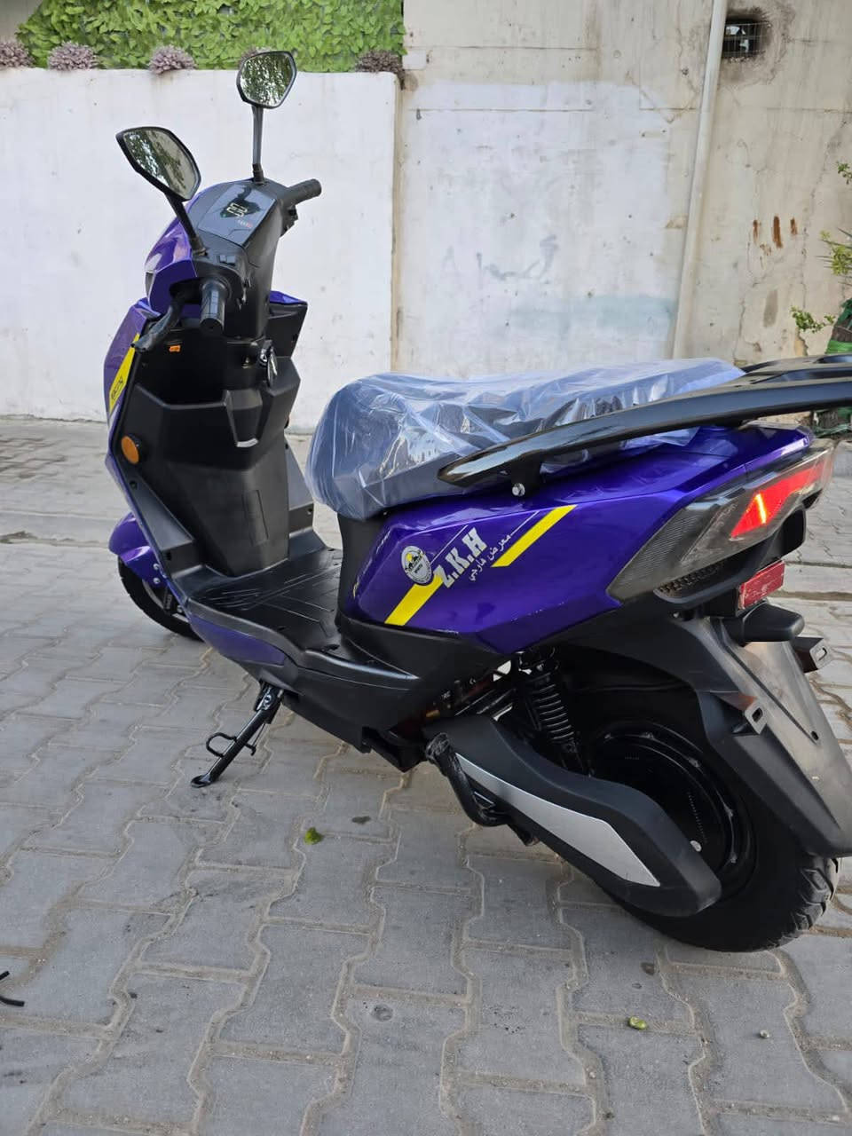 السلام عليكم للبيع دراجه شحن ونلي سكنس شركت فوجي 6 بطاريات ونلي نضيفات اخو الجديد اشاير يمنه يسره لايت زنون عالي ناصي هورن نضام البارك بصمه تفتح وتقفل وتشغيل عن بعد 4نمر سرعتها 80 مكاني بغداد جديده سعر 480 وبيها مجال ***********
