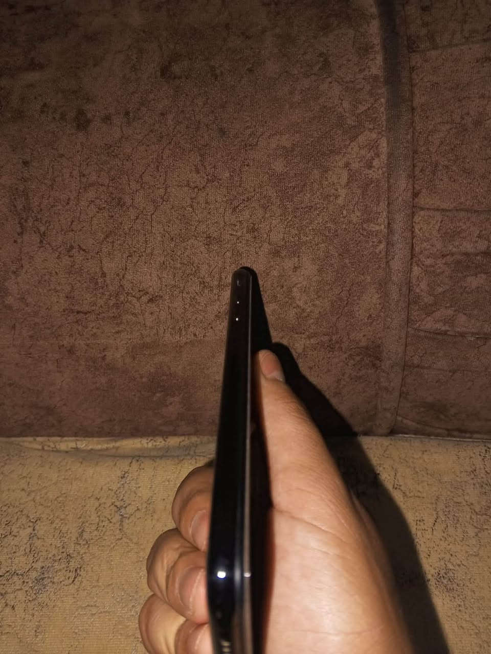 سلام عليكم ايفون اكس ماكس ذاكره 256 بطاريه 82الجهاز بس بصمت الوجه ما تشتغل الجهاز نضيف ما مبدل بي شي رقم المبايل *********** سعره 250 وبي مجال حك الجيه
