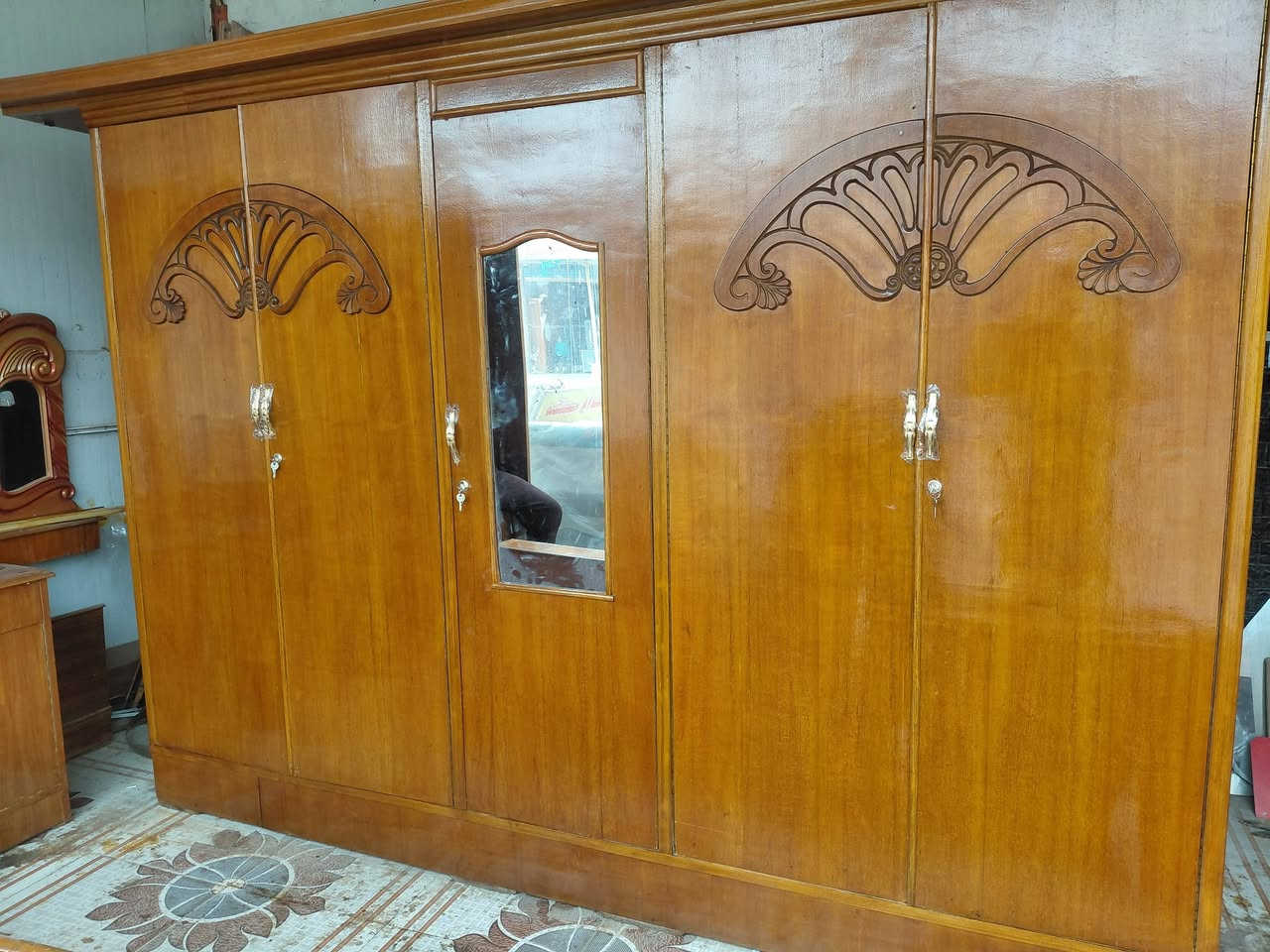 كنتور ابو الخمسه صاج طابق واحد نظيف داخل وخارج صاج ضهر جرجوبه خمسه ملم عنوانه كوت حي الجهاد شارع النجارين نجارة ومعرض الحجامي الاتصال او مراسلة الصفحه ***********
