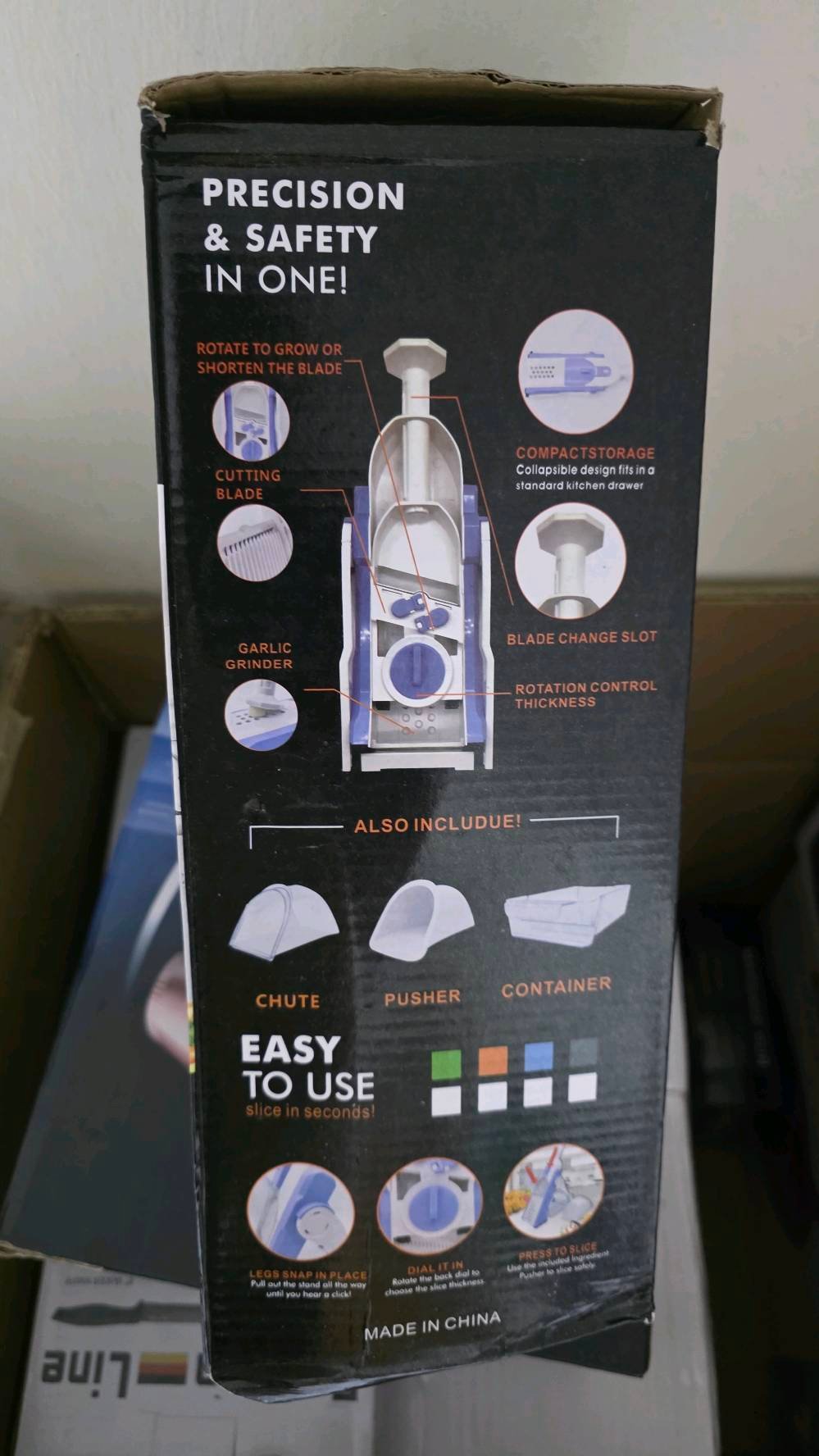 للبيع غراض جديد بالجيس اصلي بسعر مناسب