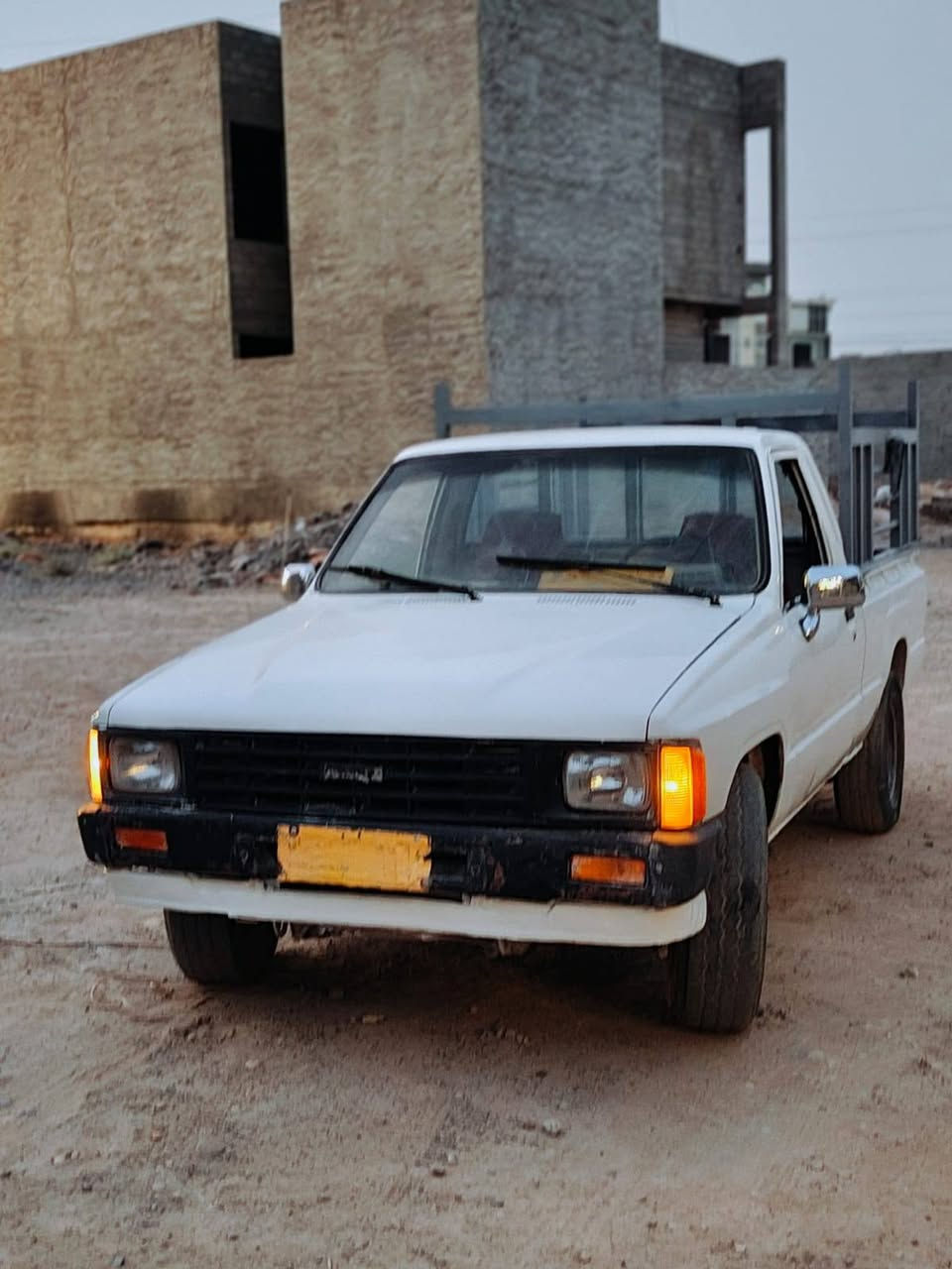 السلام عليكم بيكم ٨٥ رقم صلاح الدين راعيها موجود السياره مصبوغ الجماليه السعر ٢٥ وبيها مجال المكان صلاح الدين تكريت رقم الجوال ***********
