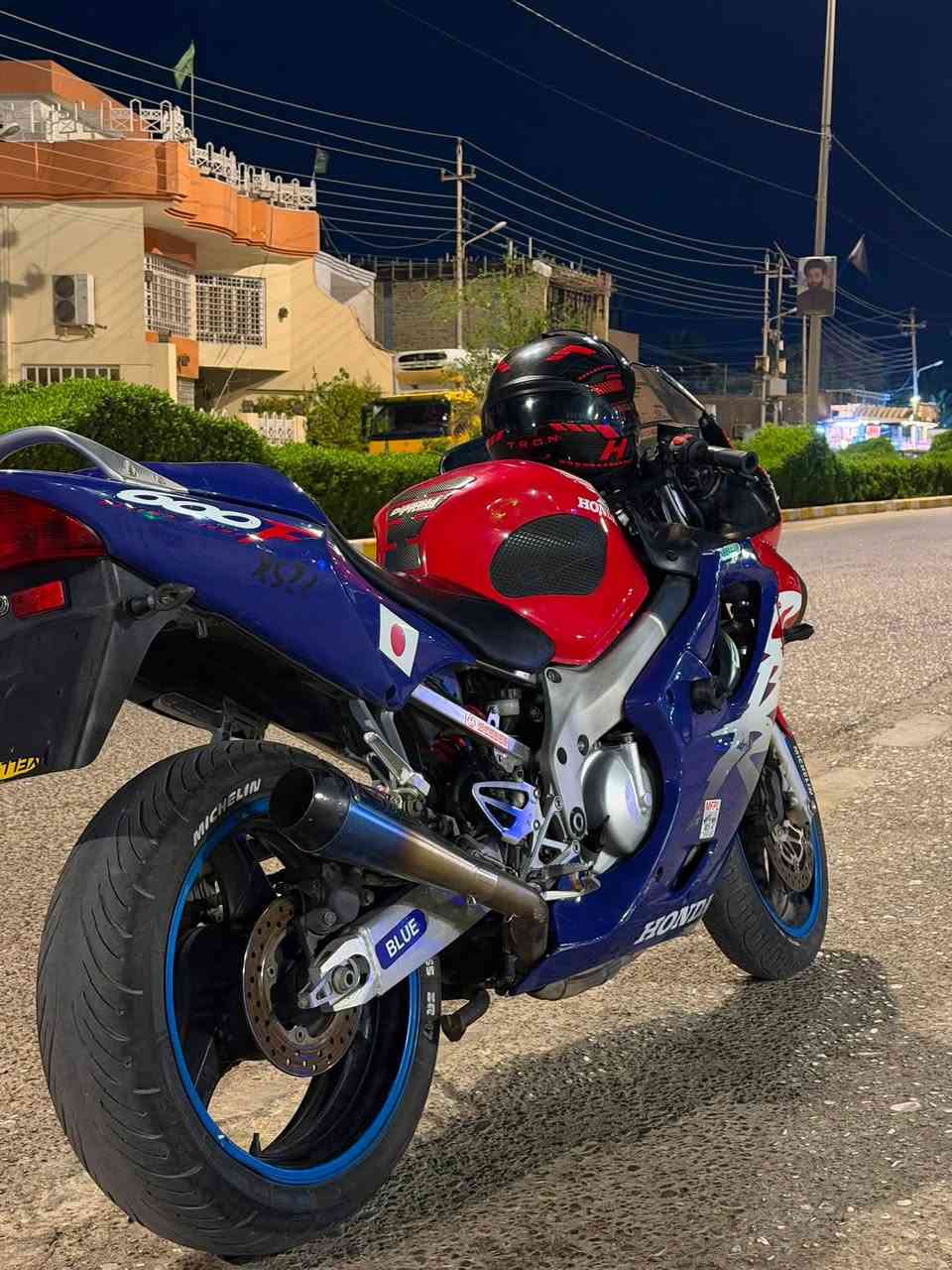 600F للبيع الدراجه نضيفه ومابيها نقوصات ماعدا المرايه اليمين مكينه مكفوله شلعه ومعدل السعر 21 وبيها مجال 
مكاني ميسان 
***********
