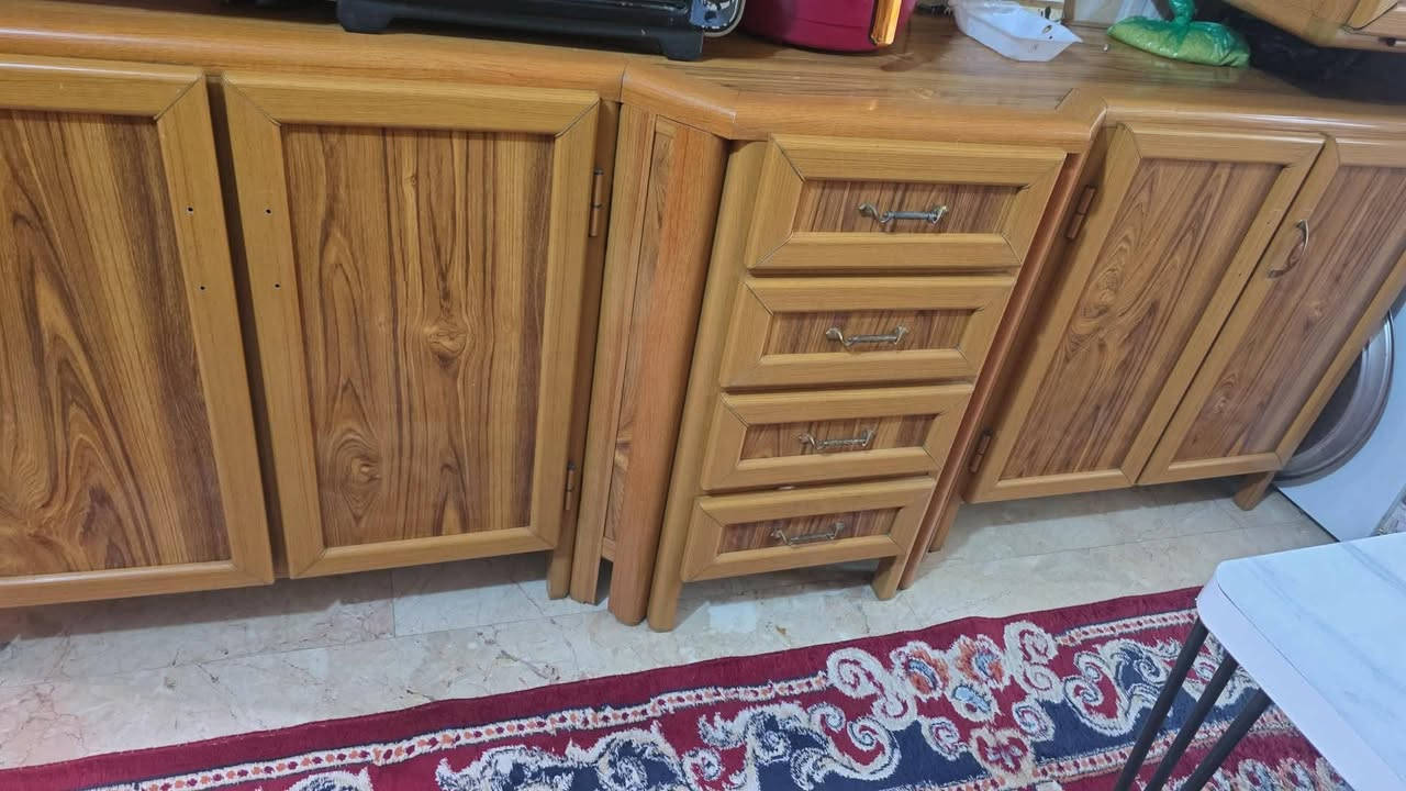 كاونتر قياس 3 ونص 
مع ملحق وسنك 
السعر 550 ألف نظيف جدا 
حله حي الإمام


**إذا كنت صاحب هذا الإعلان وتريد حذفه لأي سبب، رجاءا أرسل رسالة إلى الدعم الفني**