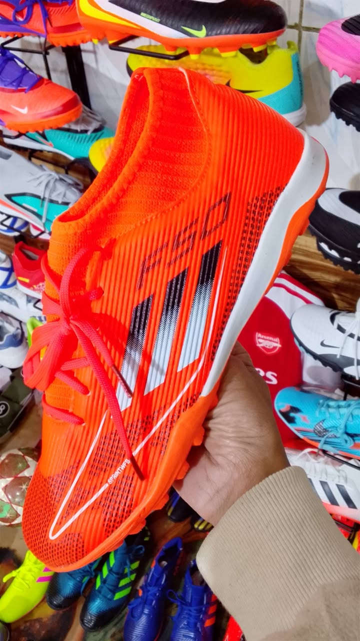 ترتان محبب السعر 15 الف تواصل خاص 
خدمة توصيل ٣لاف الكل العراق واتساب ***********
