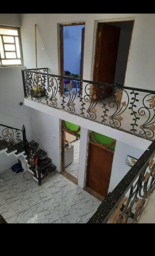 � بيت للبيع – فرصة حلوة
طابو زراعي سند 25
مساحة البيت 150 م
البيت طابقين

🔹 الطابق الأول:
صالة + هول
مطبخ
صحيات
غرفة نوم

🔹 الطابق الثاني:
غرفتين نوم

📍 الموقع:
حلة – حي الصحة
الوصول سهل
تكدر تطبله من مطعم أبو صفاء
أو من شارع الكورنيش

📞 للاستفسار أكثر:
***********
