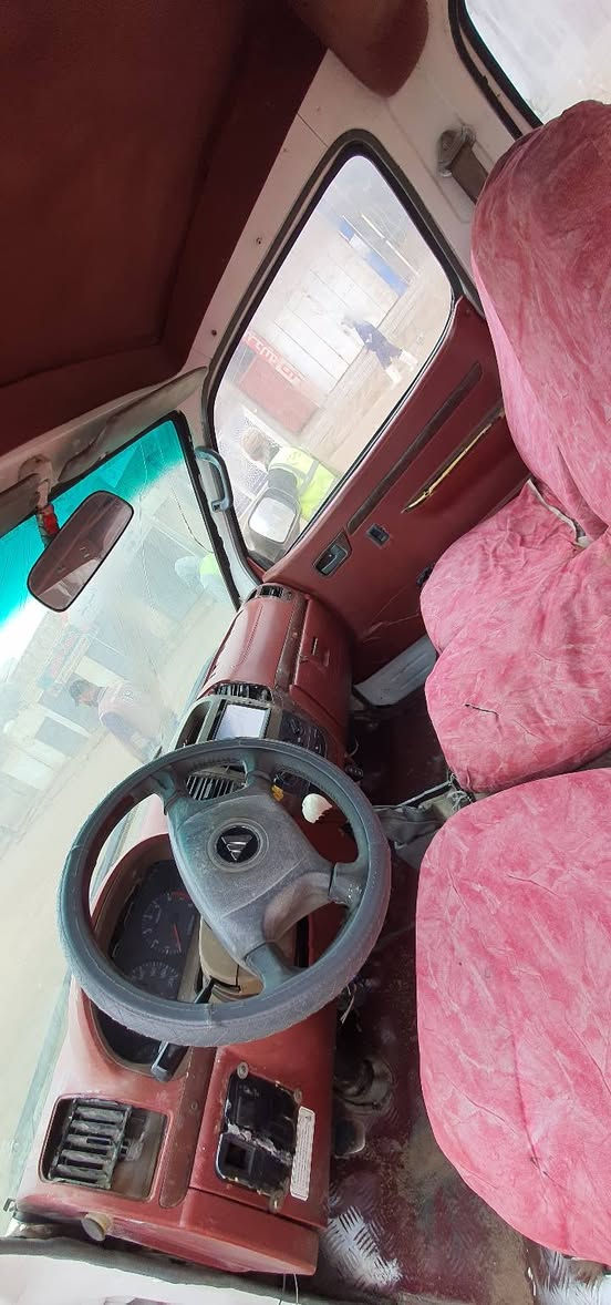 سلام عليكم فتون مديل ١٢ سيارة رقم كربلاء صبغ عام بيها ضربة بسيطة بتكمة السايق  محرك تجفيته جديد طبلة وشموع جدد باور جديد باتري جديد مكانها ناصرية سوق الشيوخ  سيارة راعيها بالنجف عليها هيئة وضريبة مليون وكسور   . ابيع كوم حديد السعر ٣٣ ورقة وبيها مجال للطيبين للتواصل *********** .
