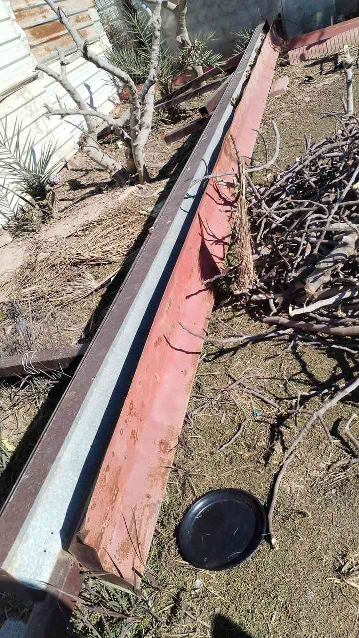 سقيفه كيسبان 
الطول 15
العرض 5
كامله
سعره من الاخير مليون
مكاني التاجي قريب عله حسينيه البتول
***********
***********
