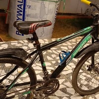 اسلام وعليكم بايسكل جبلي للبيع حجم 26 البايسكل نضيف بس الويل الخلفي بي...