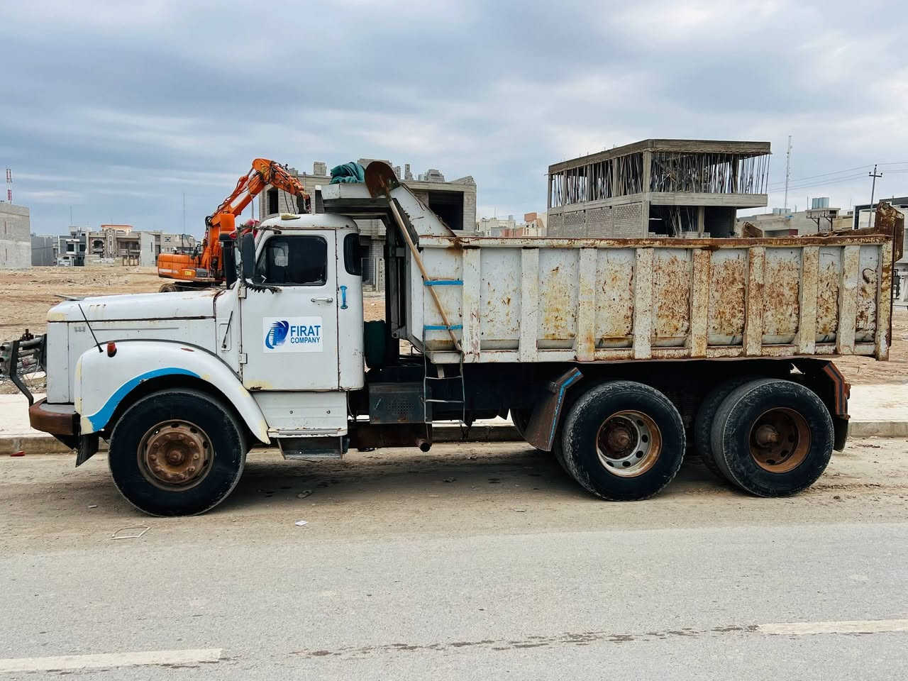 السلام عليكم سيارة 111 رقم نينوى انكليزي شرط التحويل مكينه كير معمر جديد تبريد باتريات جدد السعر ١١٥
***********
