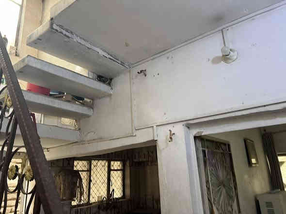 سلام عليكم بيت الايجار مساحته 250متر يتكون من صاله ومطبخ وكلدور وغرف نوم عدد 2سعر الايجار 250 كل شهر ابشهر العنوان حله شارع 80خلف بانزين خانه مال اضواء بابل قريب جدا من شارع العام ولاستفسار اكثر او لاتصال على الرقم التالي 
***********
