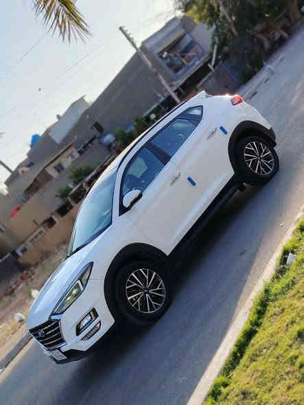 السلام عليكم للبيع  توسان 2020 خليجي
كاصد اصل فول مواصفات

ماشيه 92. الف حقيقي

٥ عدسات

نوراما

لايت زنون.

اناره ترحيب داخليه 

تحكم ستيرن فول

حساسات خلفي +امامي اصلي 

بصمه تشغيل

بصمه ابواب 2

انفكيشن

اشاير بالمري +مري شفط

تبريد قطعتين أمامي خلفي

يدات نيكل اصلي

اناره ترحيب عند الاقتراب

لايت دوار حساس عند الاستداره

كامره خلفيه 

حساس استيرن للاستداره

سايد بريك بالرجل

مقاعد كهرباء ٢ 

شاحن واير ليس

5 ويل كب.

السعر 189 مجال كلش بسيط

باقي المواصفات المعروفه

سيارة بيها ربع بنيد وربع باب صبغ فقط بدون دواخل 
سيارة جديده وجاهزه من كلشي الحمدلله
مكانها بغداد سيدية
رقم بغداد بأسمي تحويل ثاني يوم 
 
***********
