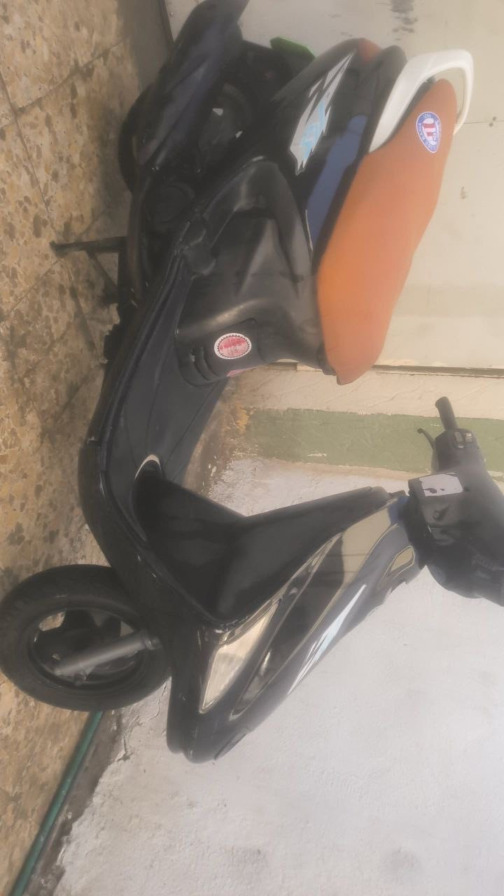 السلام عليكم 
فراشه للبيع 📍
محرك مامفتوح ‼️
كهربائيات شغاله 
الدراجه عوزها فقط باتري 🔋
السعر/500وبيها مجال 
الرقم/***********
