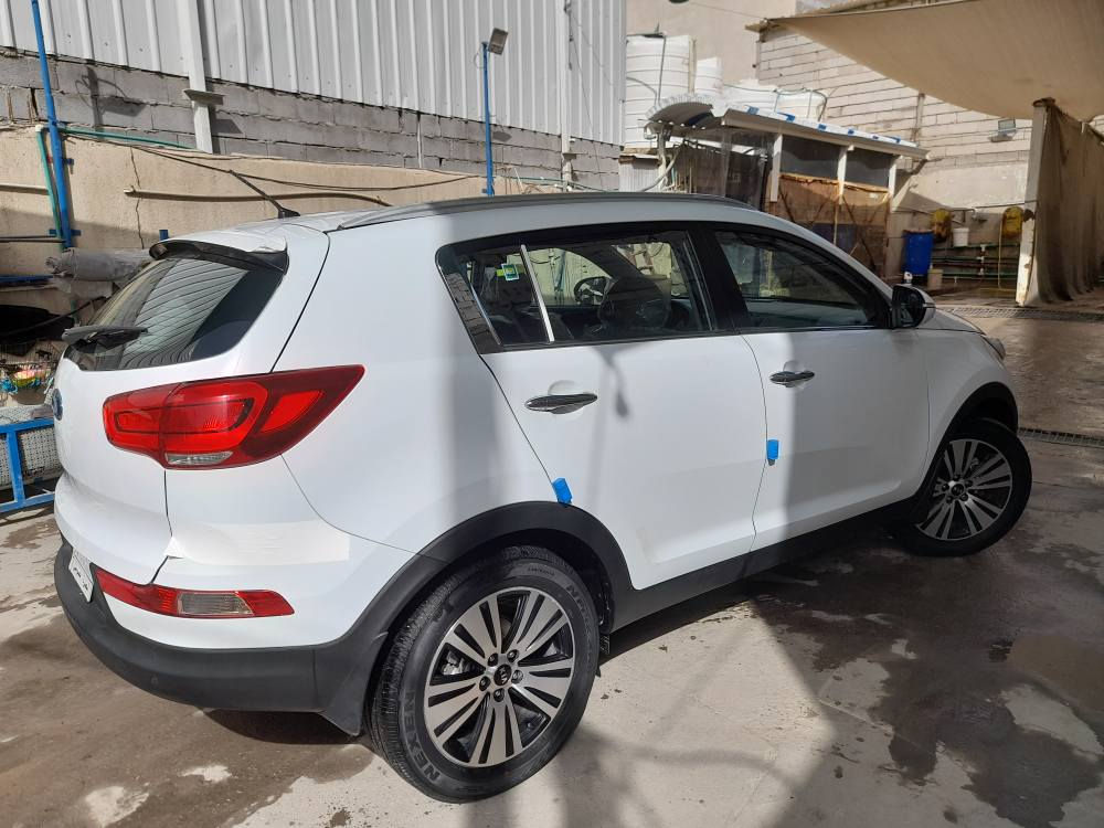 كيا سبورتج خليجي موديل ٢٠١٥ رقم بصره تحويل السياره كفاله عامه من الصبغ والبارد والشخط ماعدا باب السايق مبدل اصلي مال الوكاله زيرو بدون صبغ اثر طخه صغيره محرك 2000 دوش السياره جاهزه كلش ربع ماتصرف عليهه ماشيه ١٣٧ مكان السياره بصره ابو الخصيب للإستفسار *********** السعر ١٤٨ مجالهه كلش قليل البصرة, العراق
