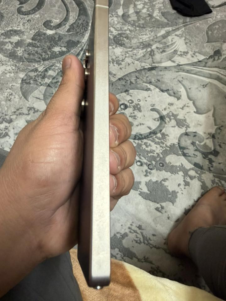 السلام عليكم جهاز سامسونج اس ٢٥ ألترا ٢٥٦ الجهاز جديد نضافه ١٠٠بل١٠٠ عارضه ١١٧٥ عراضه كامله مكان بغداد حي العامل الجهز ضمانه بعده بي *********** واتساب بي
