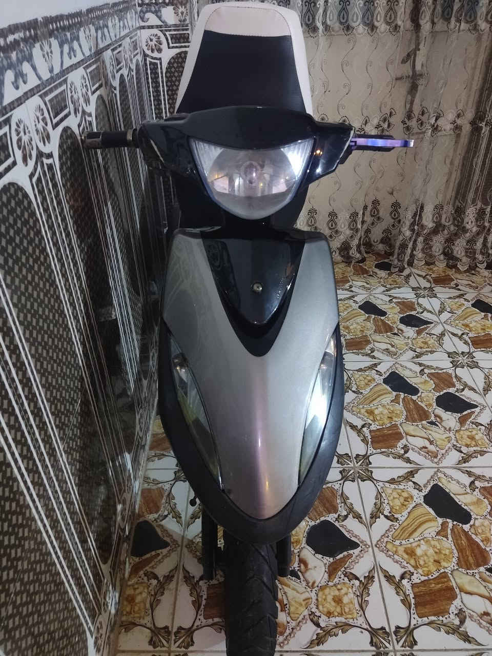 سلام عليكمم
دراجة ماكس عدلة للبيع دراجة كلةةة بلاد دراجة سبانةة ممدود ع محركة مبدل بية سلف فقط دراجة حلوة وكاعدة 
دراجة بوشة 49بلاد
الدراجة  خير م̷ـــِْن اللة هندر وسلف
السعر/600وبية مجال شي قليل
المكان بغداد ابو غريب حي الشهداء
الستفسار هـ ***********
واتساب فقط🤍
