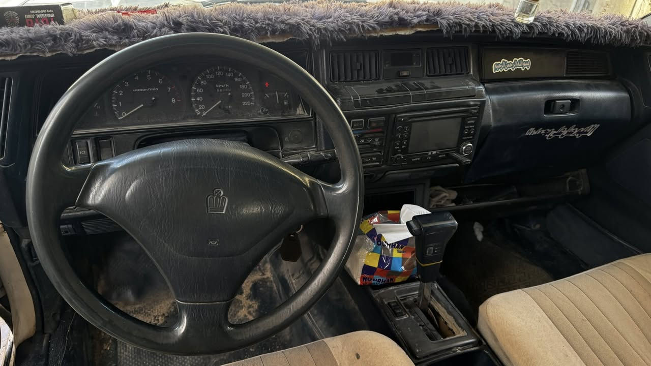 السلام عليكم 
سوبر سيدان الموديل 91 كير محرك vvti 2500 خير من الله مكفولات بيها ضربة من الجهه اليسار للشاصي للامانة ابد ما مأثرة على السيارة زوج تاير امامي جدد سنوية وارقام جدد لسنة 2030 السعر 41 
تبريد فقط ليك المنظومة اي سؤال او استفسار خاص للاتصال ***********
