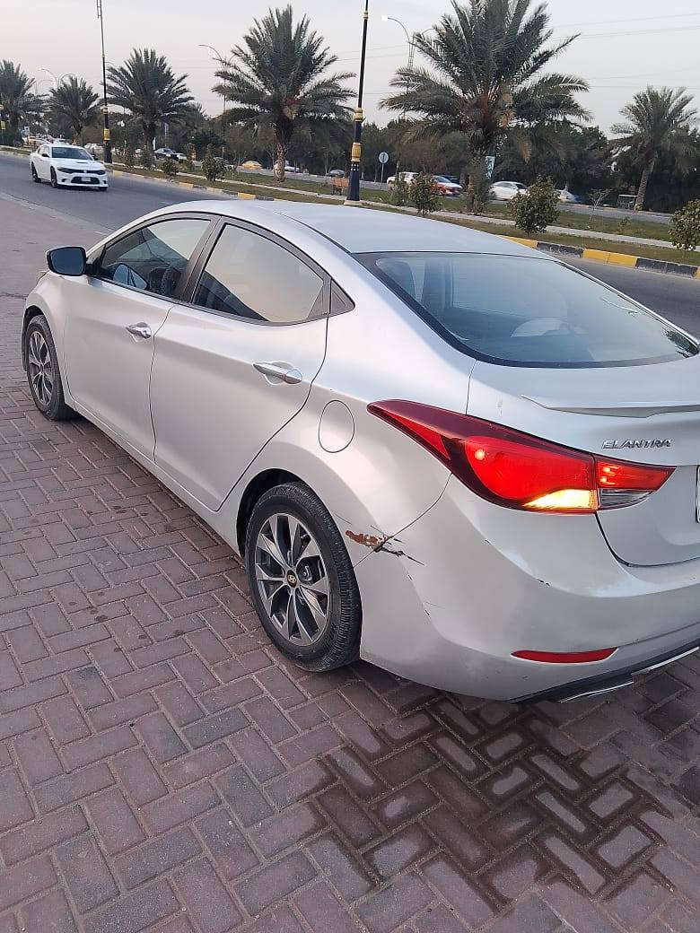 السلام عليكم
الانترا للبيع خليجي موديل ٢٠١٥
سياره حلوه وجاهزه من محرك 
وكير مكفول
الشراي يتفضل وبالخدمه 
سعر ١٠٧ وبيه مجال 
رقم وتساب ***********
