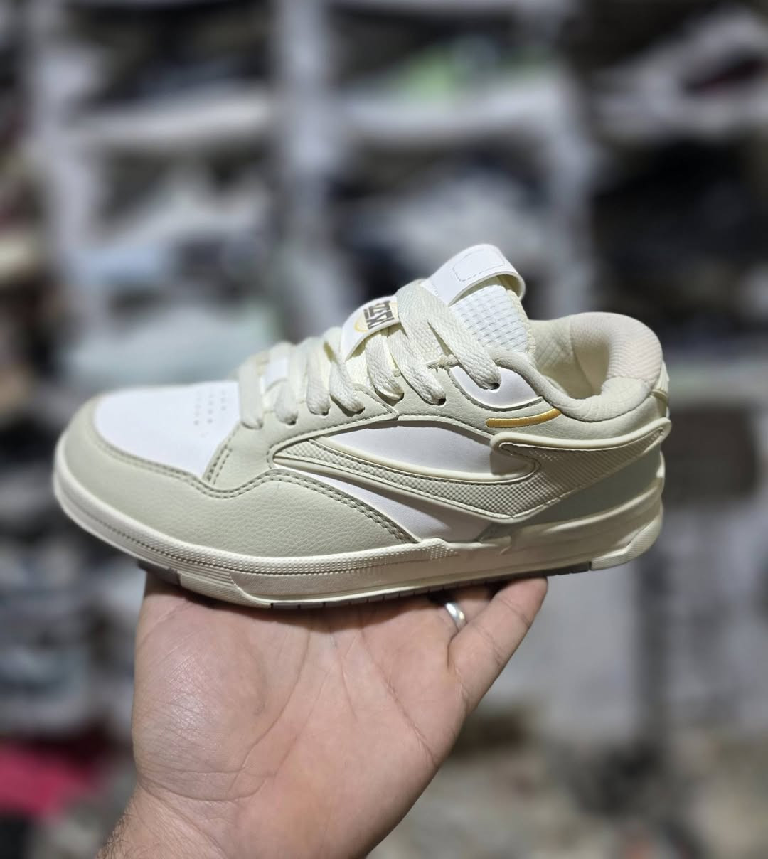 تم وصول وجبة احذيه  اصلي  ( ماركات  )
جديد وليس باله 
#احذية_شبابي 
قياسات من 35_ 40 
قرية السندية قرب (مدرسة الاضواء)

استفسار مراسلة الصفحة
#يوجد_توصيل_لجميع_محافظات


**إذا كنت صاحب هذا الإعلان وتريد حذفه لأي سبب، رجاءا أرسل رسالة إلى الدعم الفني**