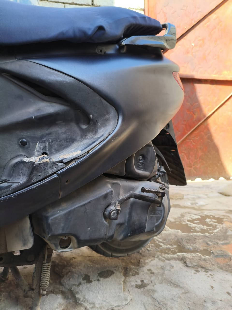 السلام عليكم فراشه أخو الجديد بگريزهه برغي ما تذب عليهه تاخذهه وترتاح من وراها شرررط وهاذ اللي فوك الكشن قماش حمايه كشنهه بلادي جديد ما تحصل هيج دراجه نضيفه عنوان بصره ابو الخصيب مركز القضاء سعر 850 مجال قليل ... واتساب ***********
