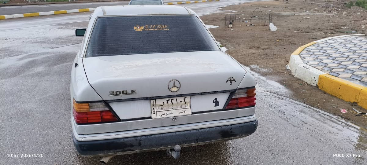 السلام عليكم مارسدس للبيع موديل 90مكينه وكير بطه تبريد شغال سنويه 27 بأسم ابن عمي يريد مداور مكفوله من العيب الشرعي السعر 40 خابرني وبيك خير وتدلل *********** ذي قار قضاء الفهود
