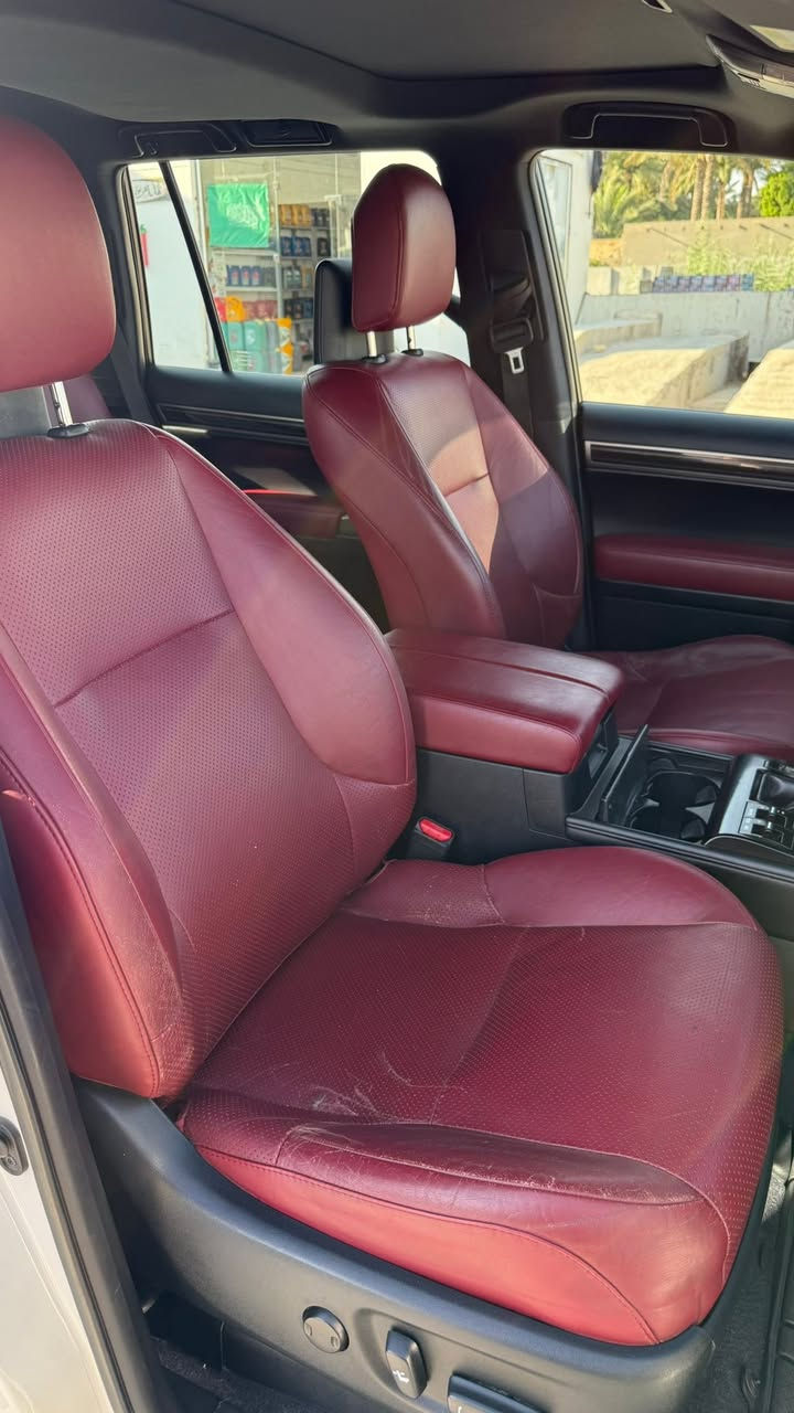 السلام عليكم
للبيع لكزز gx460خليجي بريم 
اعلى مواصفات بالكزز 2020

***********
