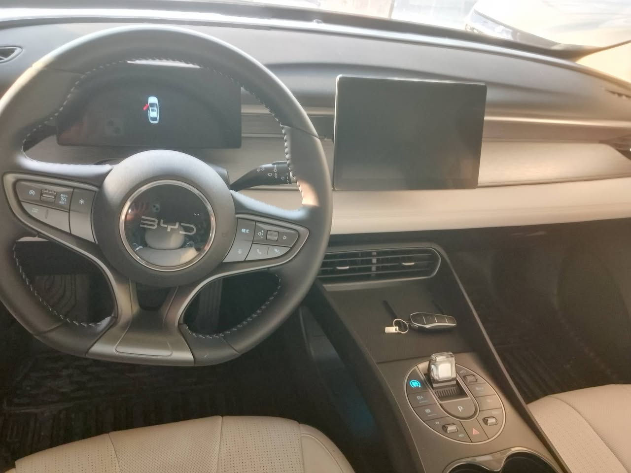 للبيع BYD سيل فايف رقم اربيل قبل اسبوع رقمتها باسمي ماشيه 3 الاف داخل ابيض موصفات السيل فايف معروفه السعر 20 مليون وبيها مجال بسيط ولحد يكلي هواي تره الرقم الشمالي ب 11 ورقه ورقم بغداد 350 الف العنوان بغداد الدوره ***********
