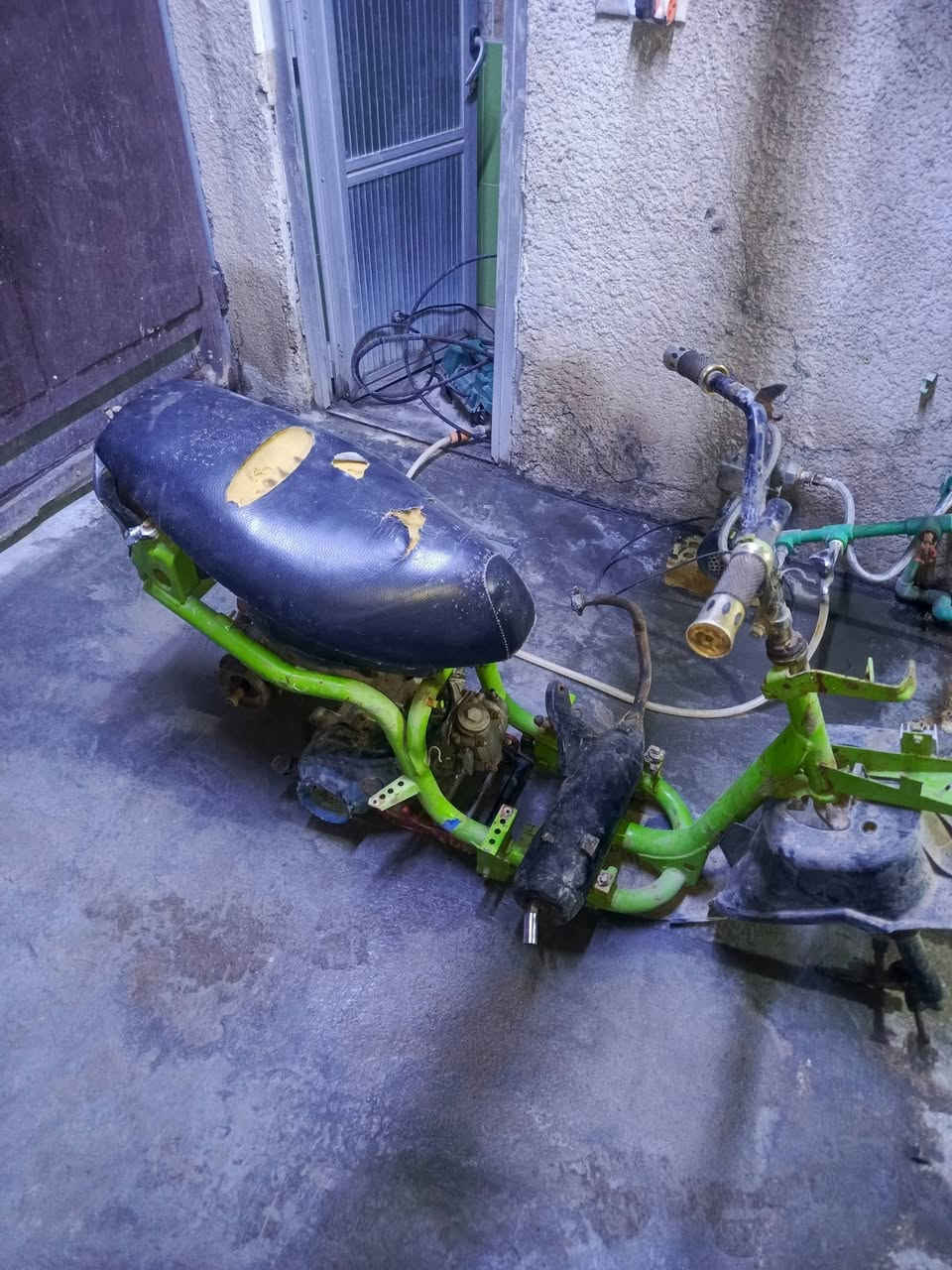 سلام عليكم شاصي او مكينه ماكس عدله المكينه بوشه 55 كامل شوته او كابريتر او كلجات اوصلنصه مكين جيب اوشغل  شيال كرزي شاصي نضيف دبلات كلهن شغلات دوخله موجوده مكفوله من السرقه ***********المشتال سعره 125 الف
