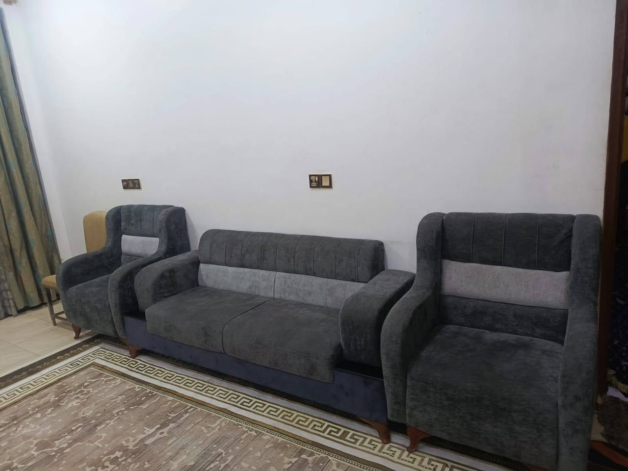 تخم للبيع عشر مقاعد كل الجديد ***********
