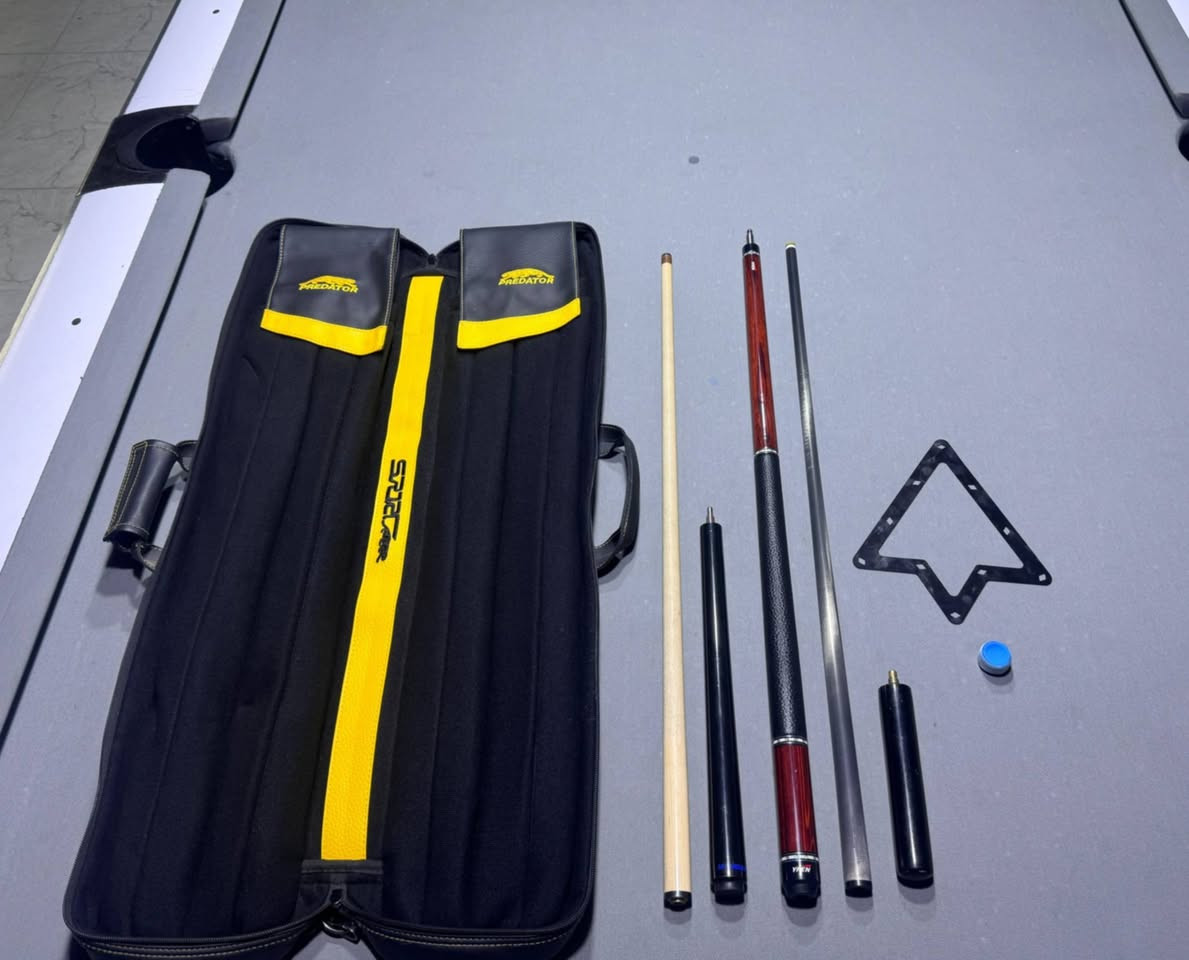 يفن كاربون صاجي اصلي مع جمب خشب اصلي
تب بردتور كرستال اصلي
مع حقيبه بردتور اصليه تشيل 4 قبضات و8 شفتات
مع اكستيشن.
كلهن نضافه 98٪ (السعر 460)


**إذا كنت صاحب هذا الإعلان وتريد حذفه لأي سبب، رجاءا أرسل رسالة إلى الدعم الفني**