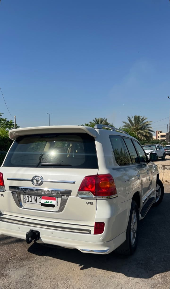 لسلام عليكم
للبيع: لاندكروز فطيم GX.R V6 2014
مواصفات السيارة معروفة ٤ جامات اوتو مري قلاب حساسات امامي خلفي وبعد مواصفات.
السيارة ماشية 101,000KM حقيقي.
السياره مكفوله من الصبغ والتكحيل بيها فقط رصعات بخشم البنيد اثر حصو. بيها بعد ملاحضات بسيطة جداً (مالات طريق).
السيارة عليها سيرفس كامل بالشركه وصيانتها وتبديل دهنها كله بالشركة السيارة بلادية للاخير ونصبتها بالواقع كلش حلوة.
السيارة رقم بغداد جاهزه من هزه وسنوية وكلشي. 
السعر: 394ورقه.
مكان السيارة: بغداد/السيدية
هاتف: 9647868117799+
هاتف: 9647801117799+


**إذا كنت صاحب هذا الإعلان وتريد حذفه لأي سبب، رجاءا أرسل رسالة إلى الدعم الفني**
