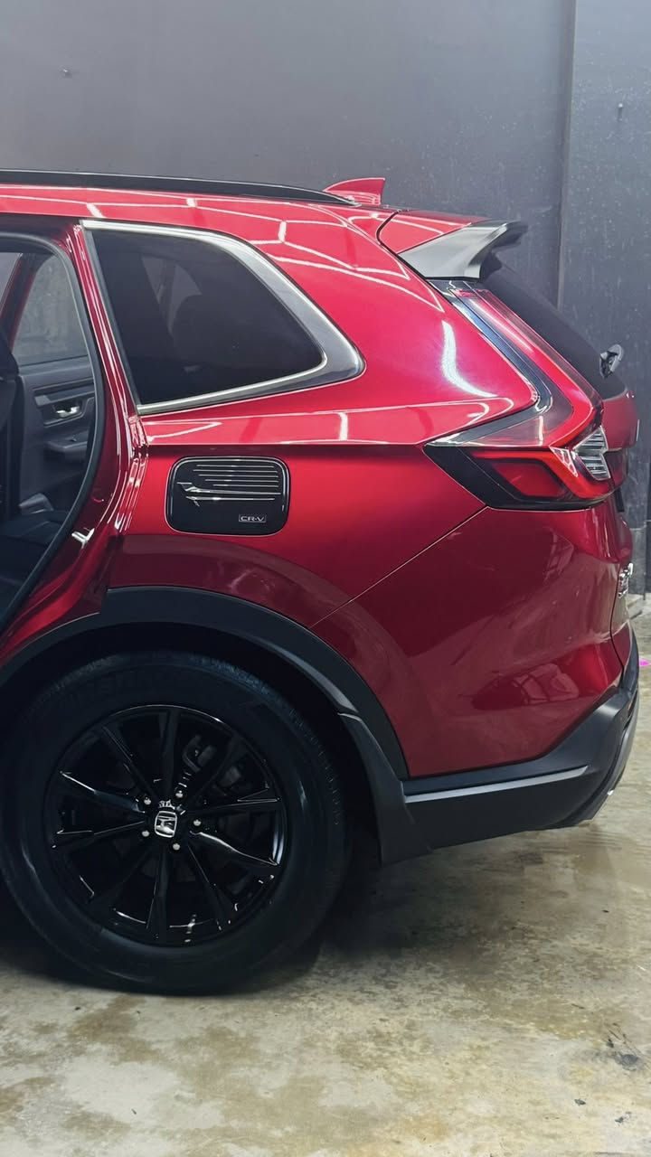 مراوس بدورنكو حادث خفيف فقط
من موديل 2021 وفوك 
هوندا CRV Sport L 2024 فول 
ضررها موضح بالصور بارد فقط بدون صبغ 
*********** - ***********
