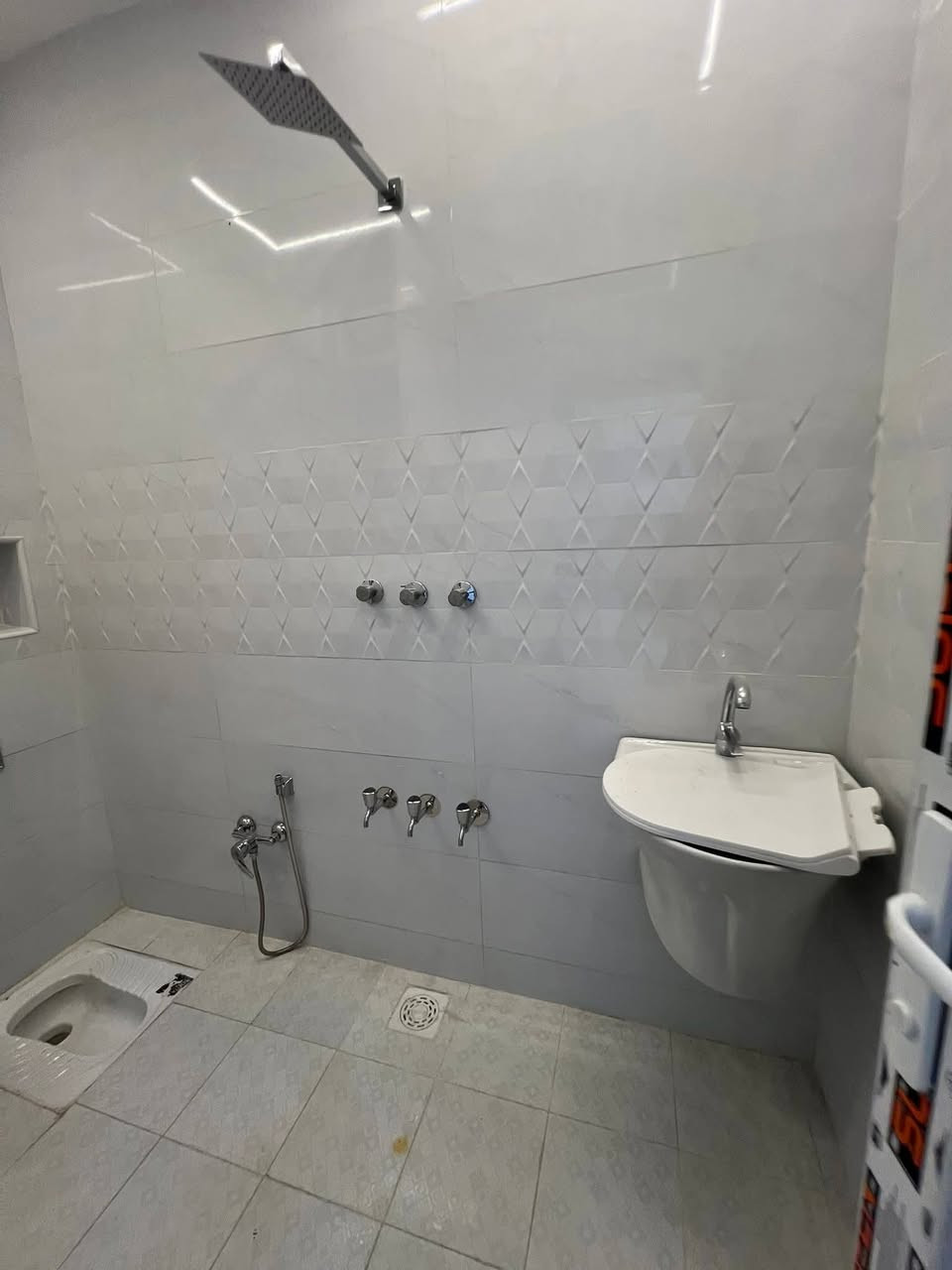 بيت البيع كربلاء المقدسه
المساحه 100 طابقين بناء طابوك جمهوري 
العنوان حي الفرات خلف السفاره التركيه قرب الحولي  الجديد مستشفى المهندس مباشر طريق المشايه
كافت الخدمات موجوده 
يصلح سكن او حسينية للزوار
نوع العقار طابو زراعي قرار محكمه باسم المشتري 

استفسار اتصال بلرقم وتساب
***********
وجه المنشور لقاربكم و أصدقائكم#
